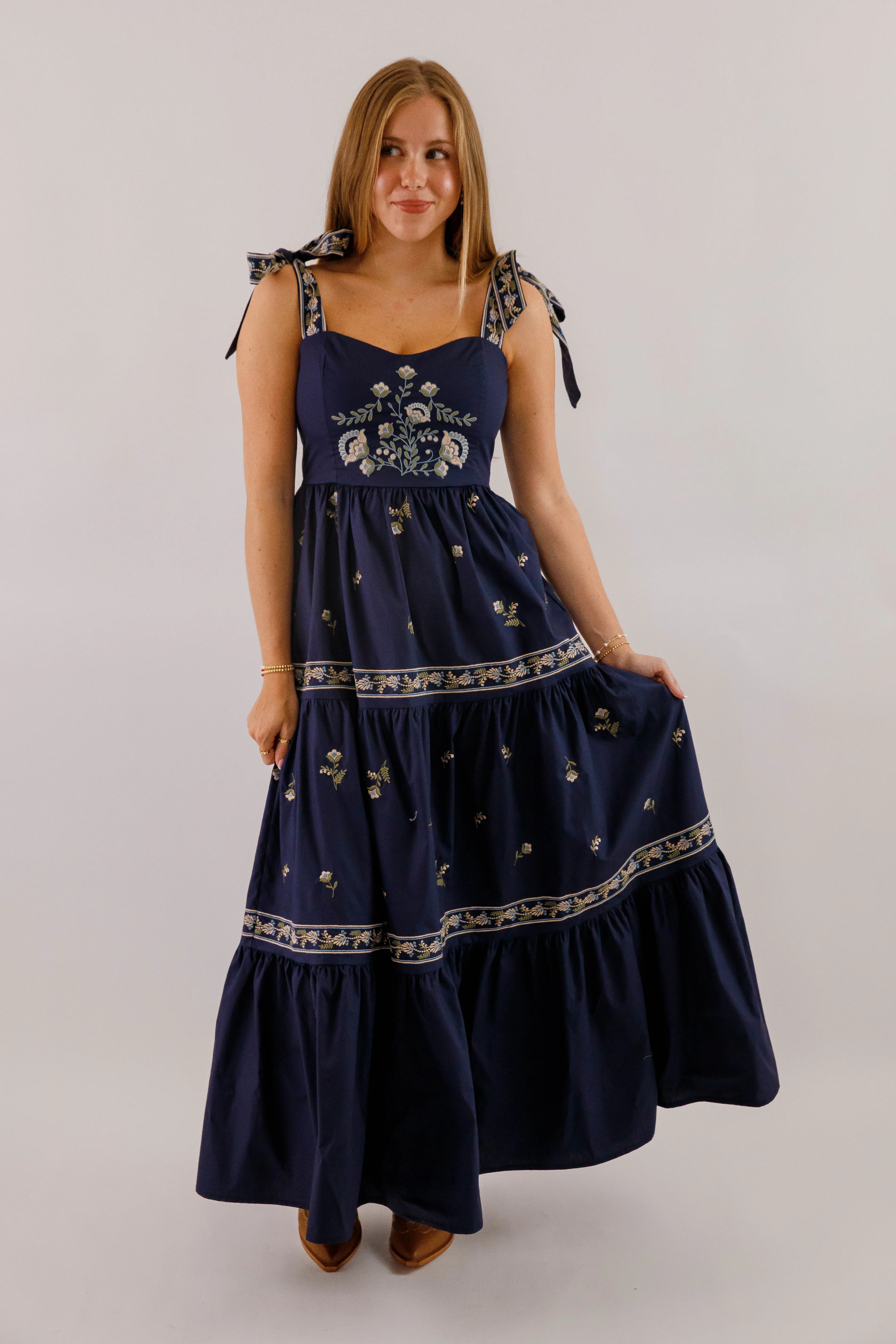 Chill Detail Magic Day A Feeling of Gratitude Maxi Dress-Navy
