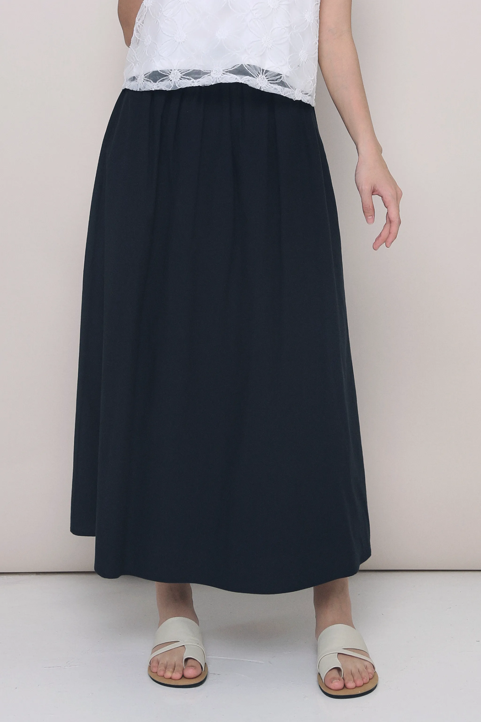 Contrast Panel Euniq Pleat Around Midaxi Skirt Midnight Navy