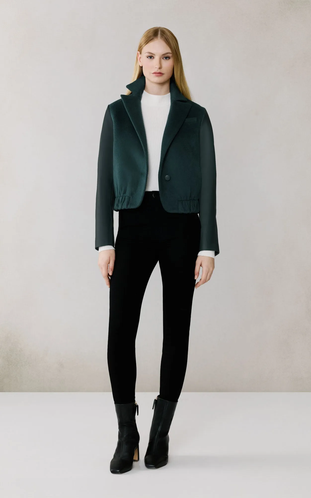 ALESSE Reinforced Shoulder Padding Chill Commute Fit