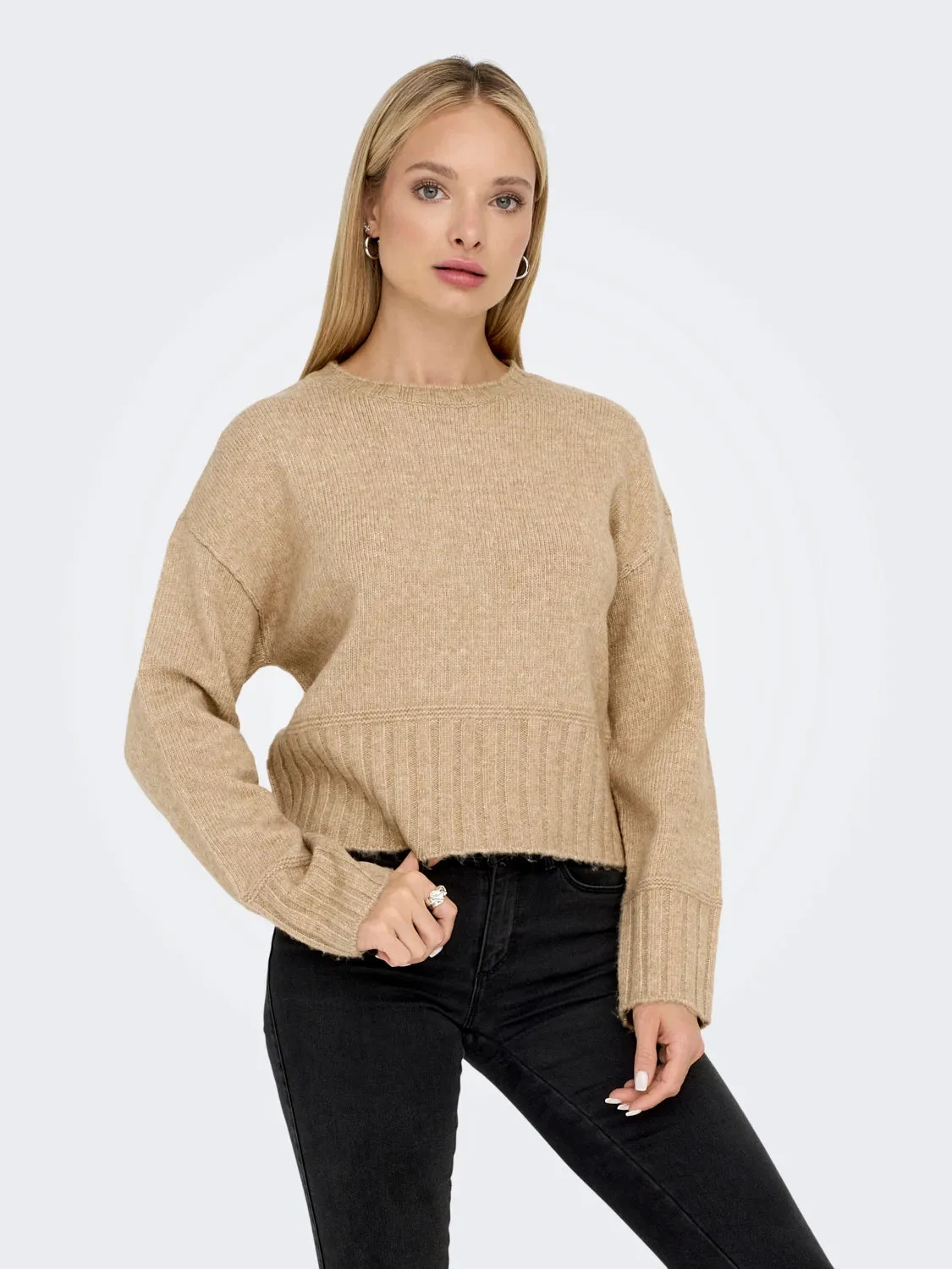 Allie Life O-Neck Pullover Fine Gauge Knit Light Weight