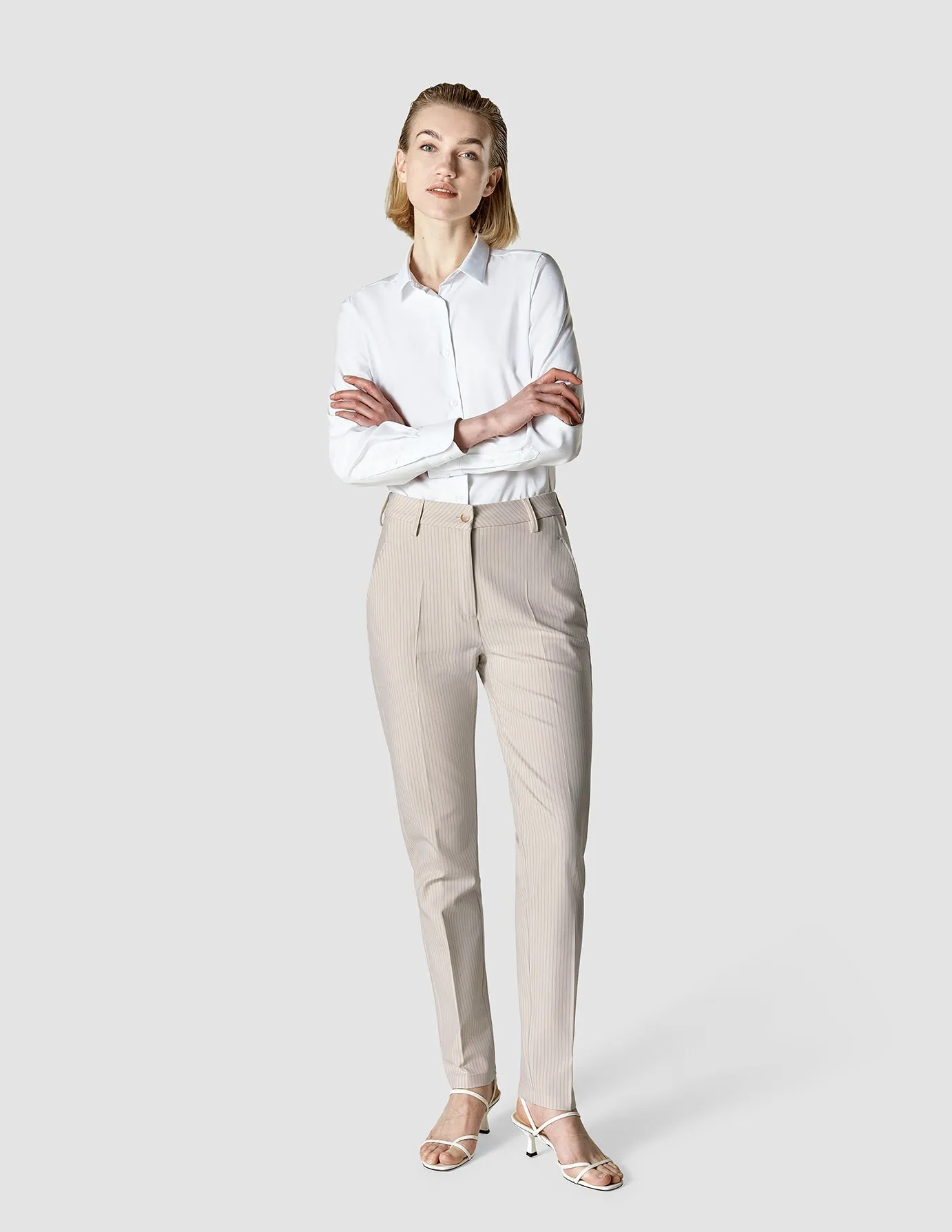 Casual Movement Essential Pants Tapered Cream Latte