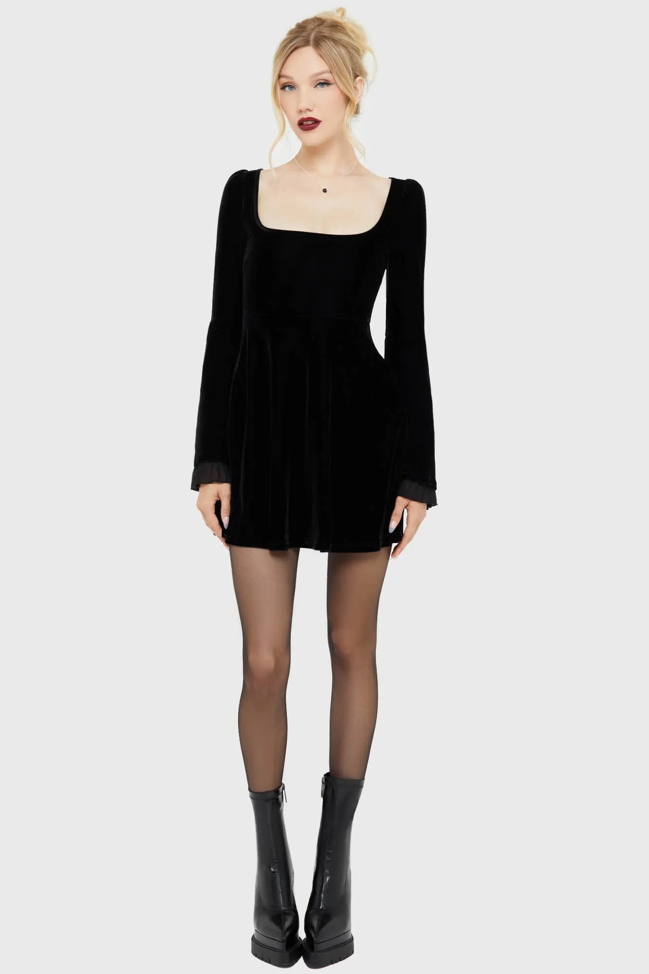 Beatrix Dress Pretty Glow Minimalist-Trend