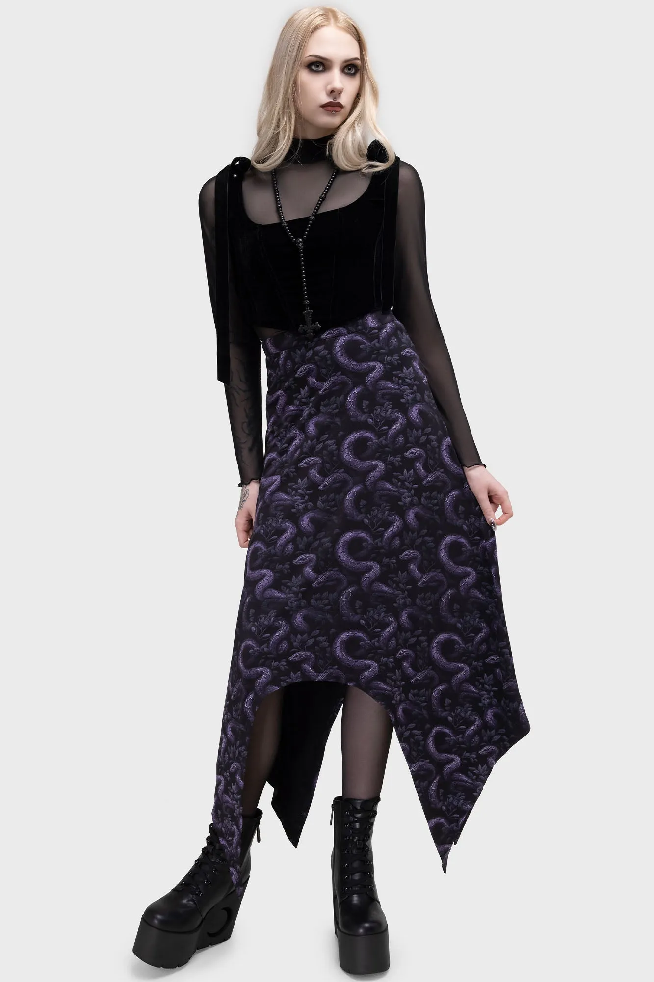 Blackfang Skirt Side Slit Flexible Motion
