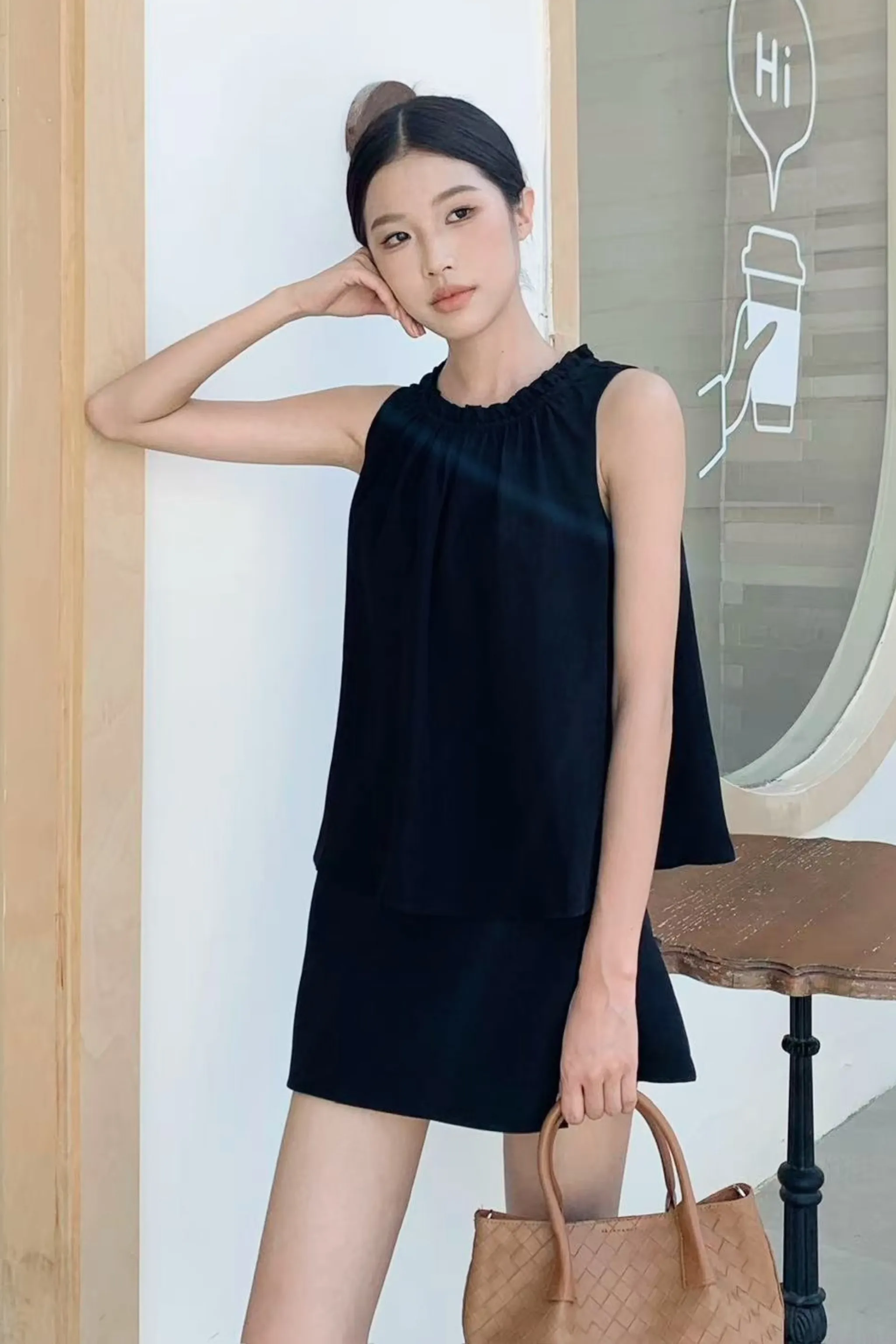 Thermal Regulation Fabric Graceous Ruffles Blouse Black