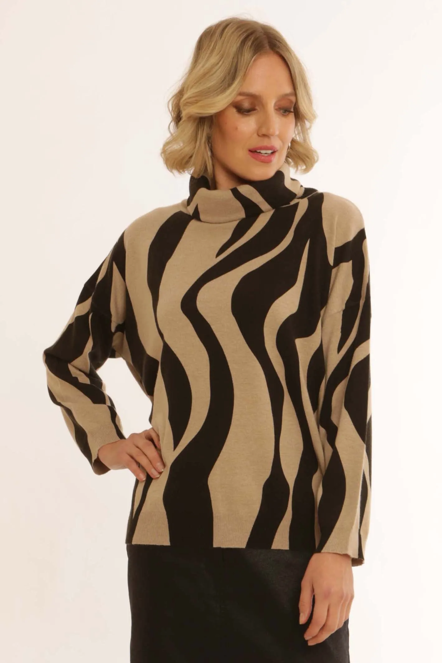 Pomodoro Clothing Zebra Roll Neck 42456 Weighted Hem Trim WeightedHem