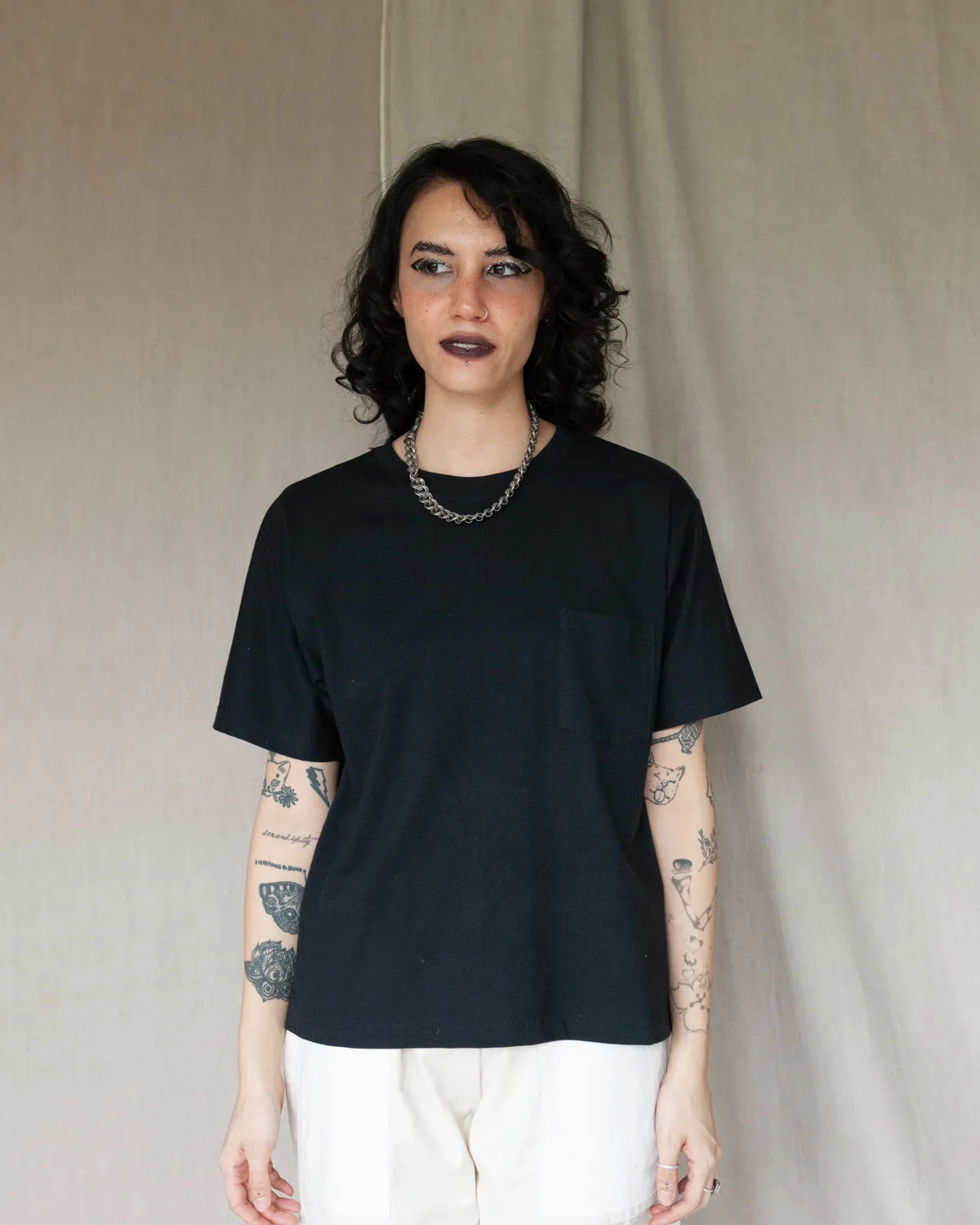 W'MENSWEAR BOWL TEE - BLACK Classic Fit