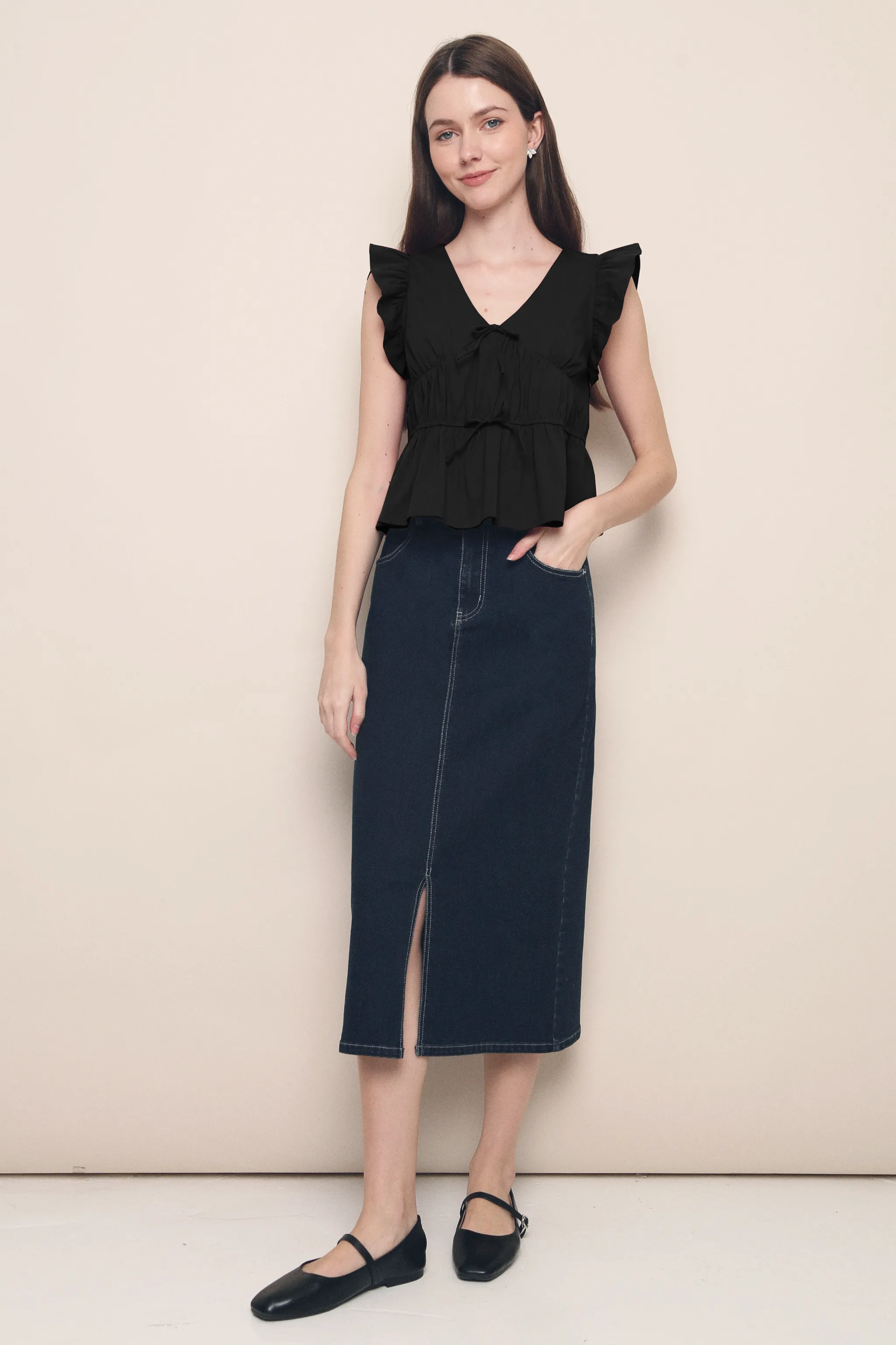 Una Flutter Sleeves Top Black CompactSize EasyCareMaterial