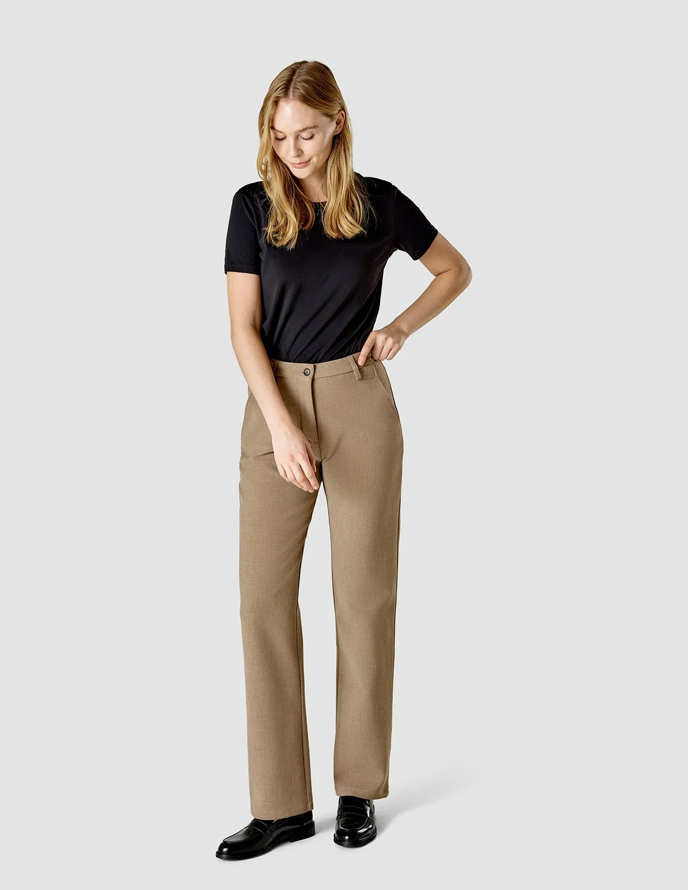 No. 1 Pants Straight Cappuccino Versatile Fit