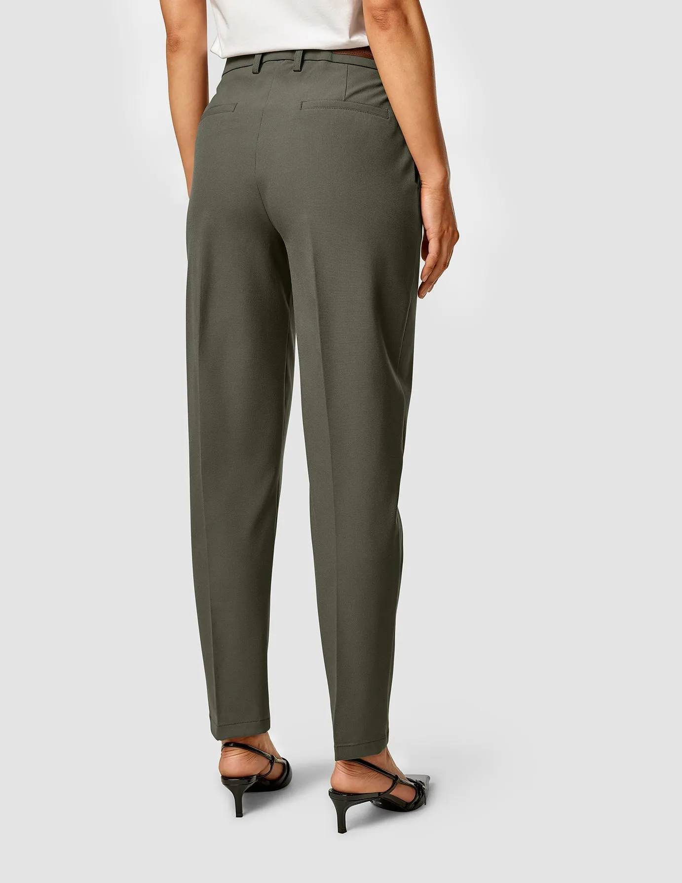 Non Irritating Essential Pants Tapered Dark Olive