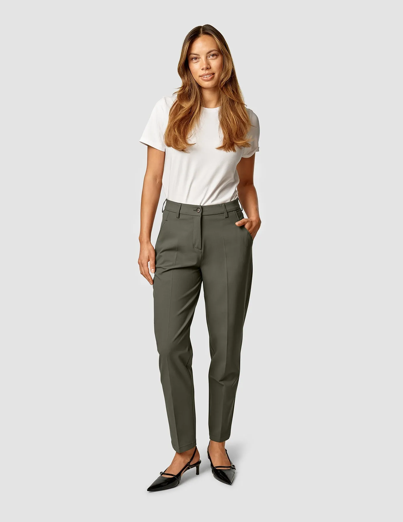 Essential Pants Tapered Dark Olive Soft Support