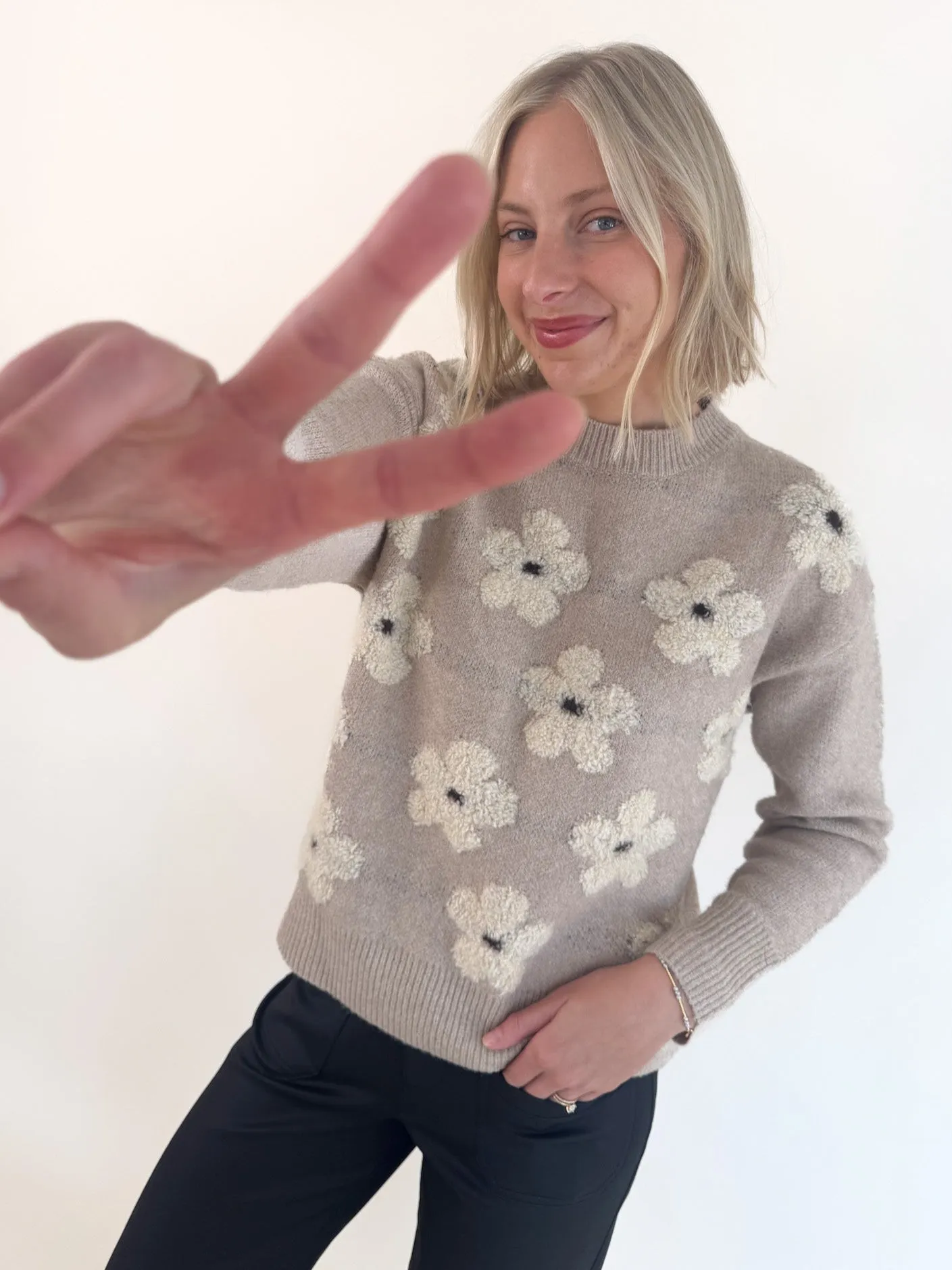 Casual Comfort Layer Casual Design Flower Jacquard Crewneck Sweater