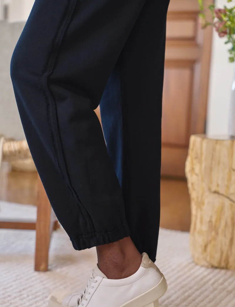 Frank & Eileen Sophie Jogger in British Royal Navy NoBuckleDesign Stretch Motion