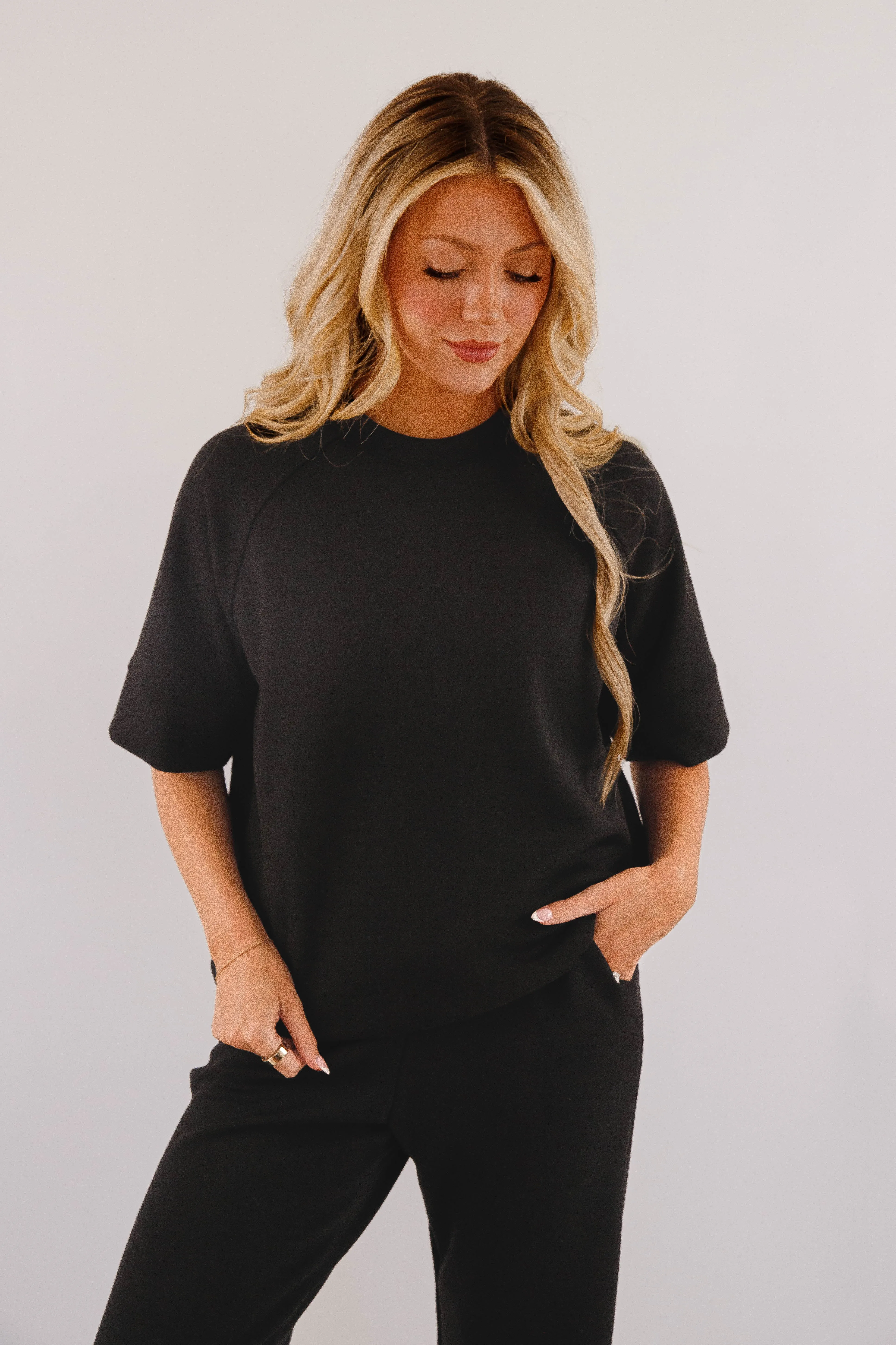 Cozy and Soft Comfy Knit All The Energy Short Sleeve Pullover-Black
