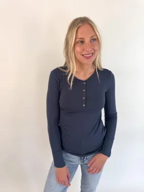 Sneakers Grace Solid Henley Top- Teal