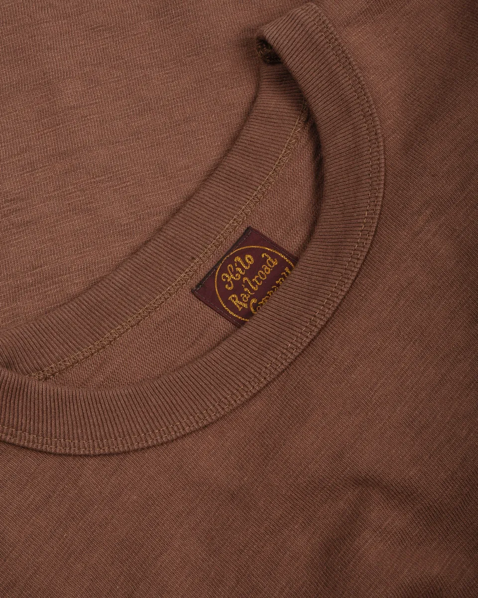 Comfy Comfort HILO RAILROAD LOGO TEE - BROWN