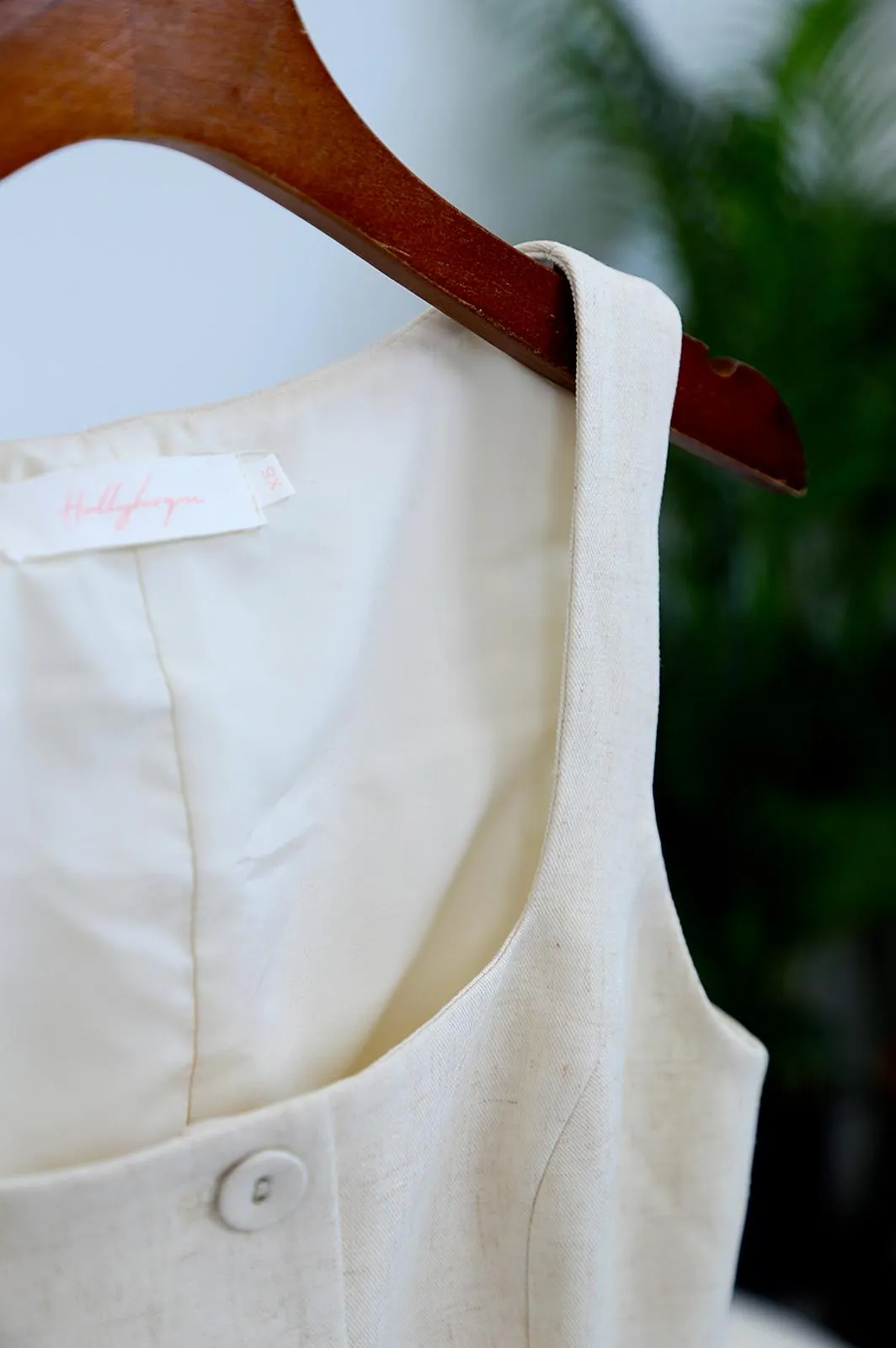 It Girl Vest Top Malt Snag Proof Weave AdjustableHem