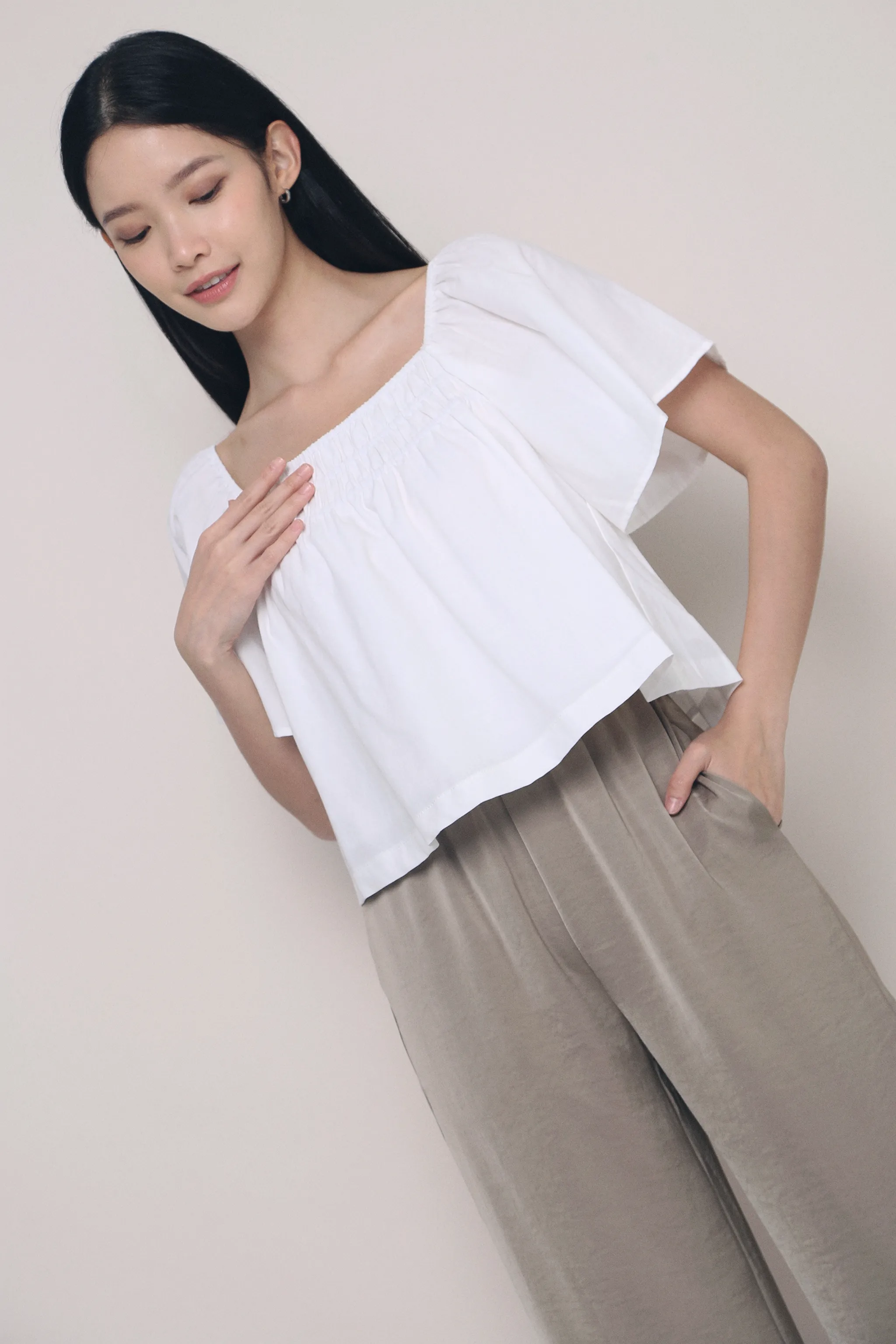 Jael Flutter Sleeves Top White MultiPocketDesign