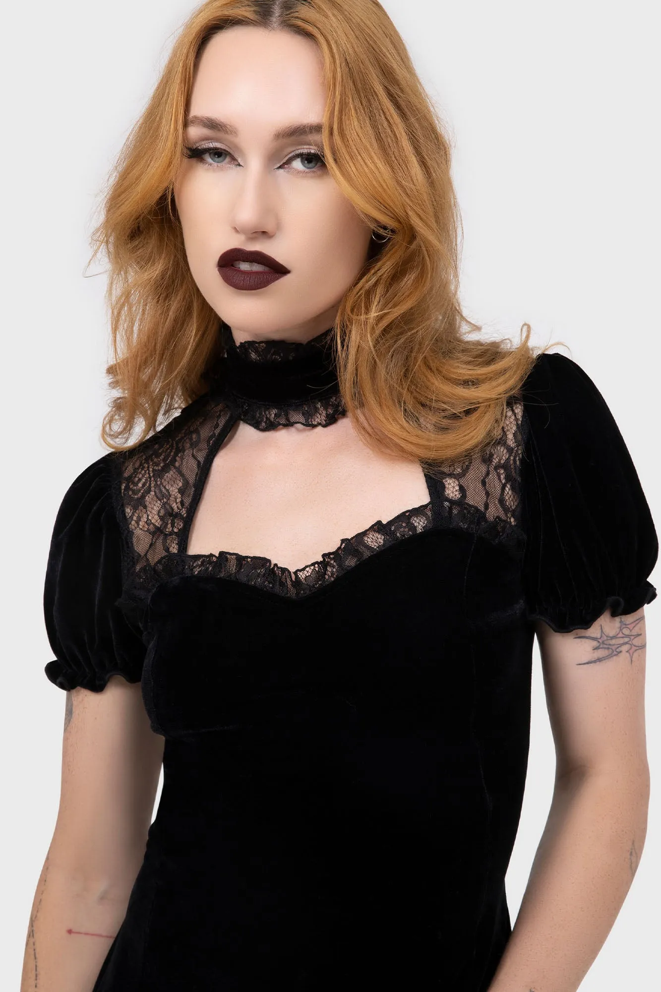 Sleek and Flattering Panelled-Design Julienne Velvet Keyhole Dress [B]