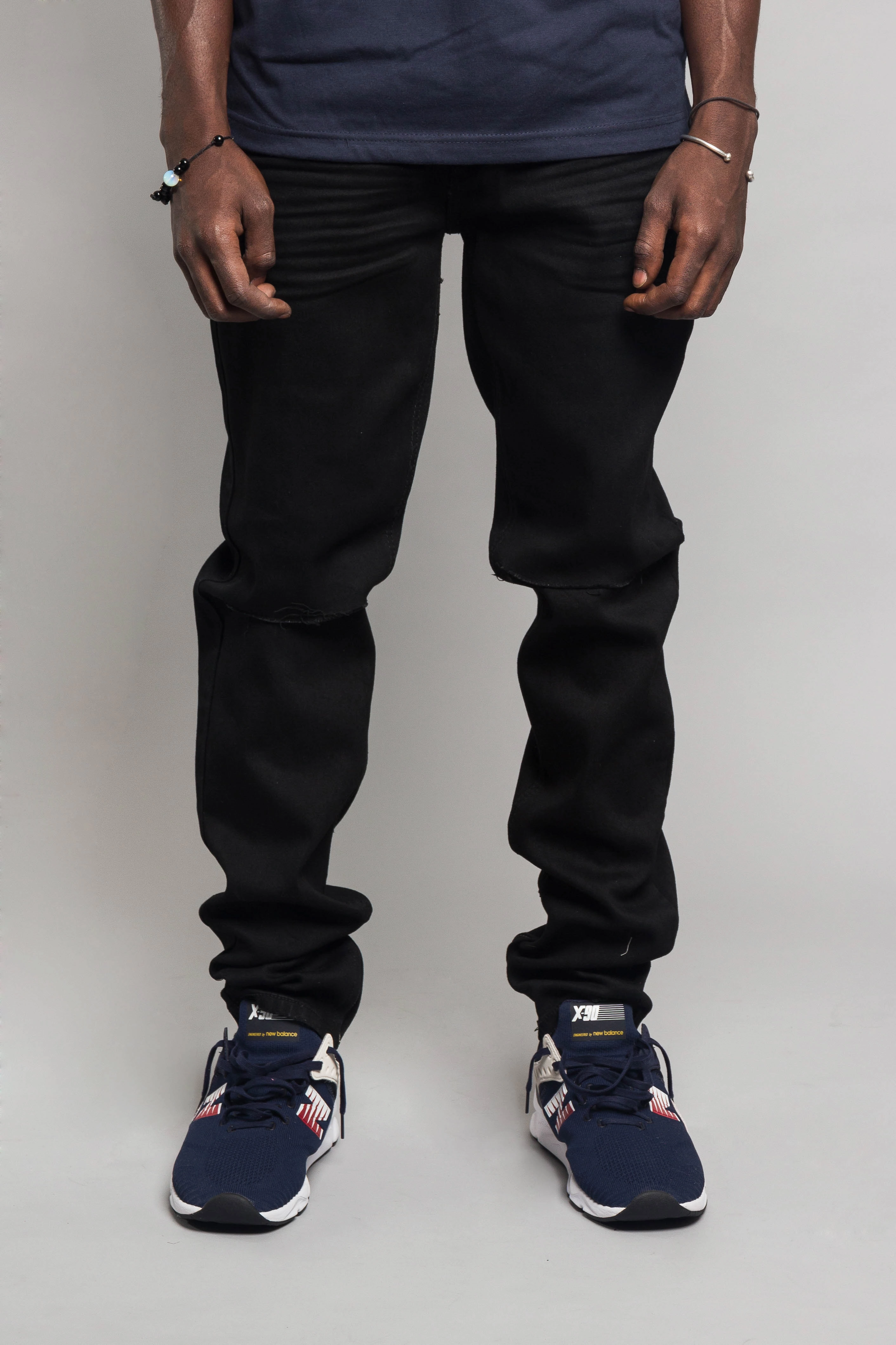 Non Irritating Tags Knee Cut Denim Skinny Jeans