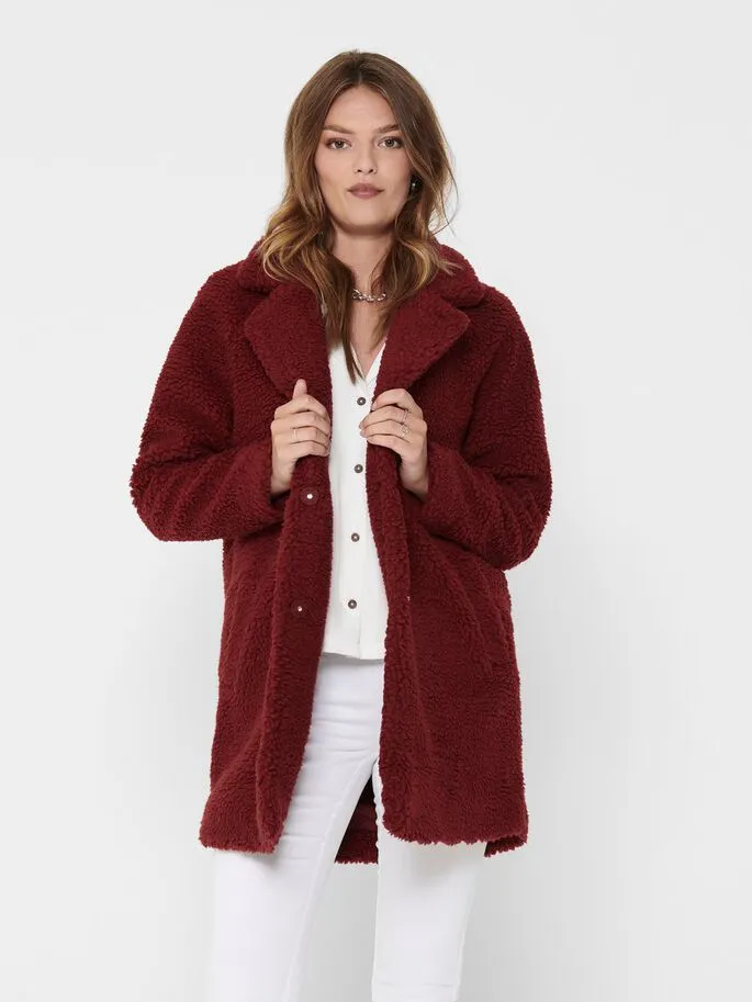 Layered Comfort Look All Season Compatibility Laurelia Sherpa Coat