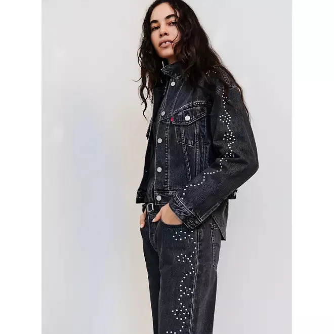 Zippered Closures 360?? Visibility Levi's Shrunken '90s Bejeweled Trucker Jacket