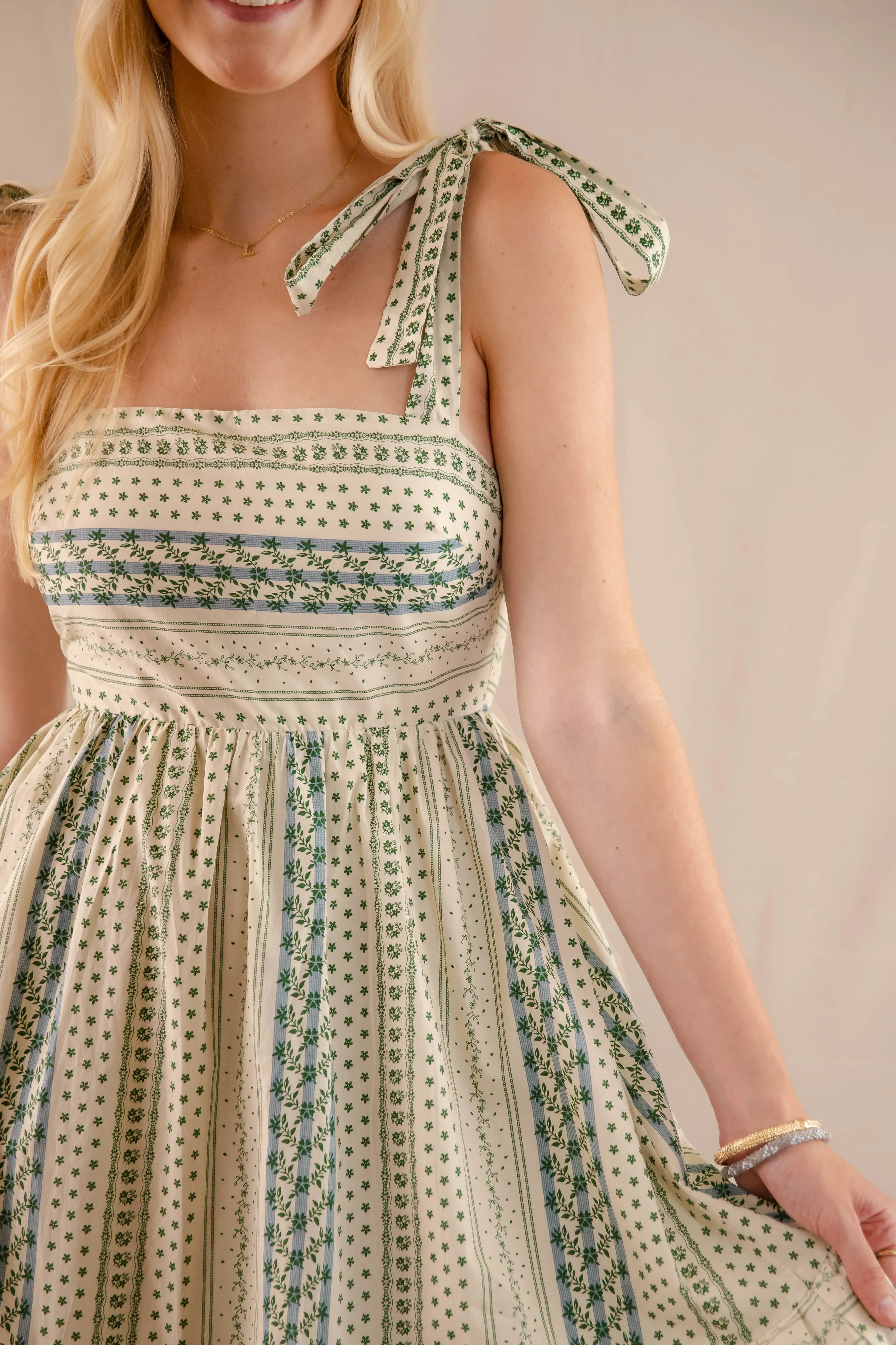 Balloon-Sleeve Comfortable and Flattering Living Easy Maxi Dress