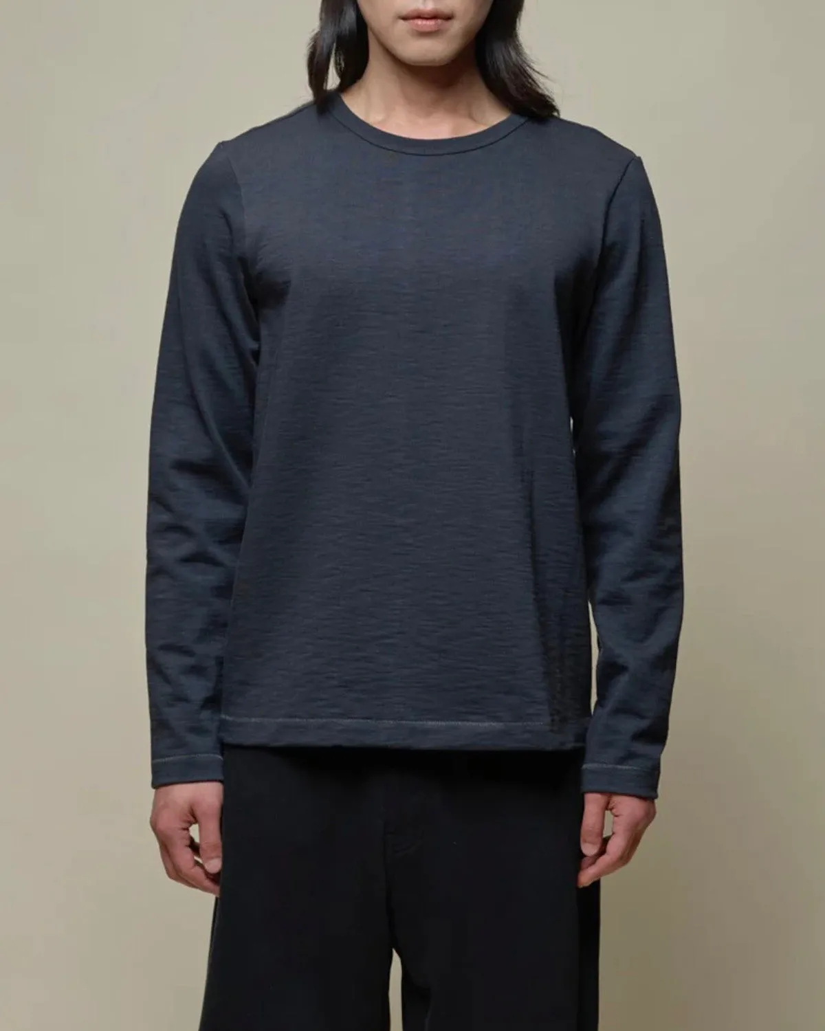 MERZ B. SCHWANEN 2S18 HEAVY L/S T-SHIRT - CHARCOAL Garment Washed Texture Recycled Polyester