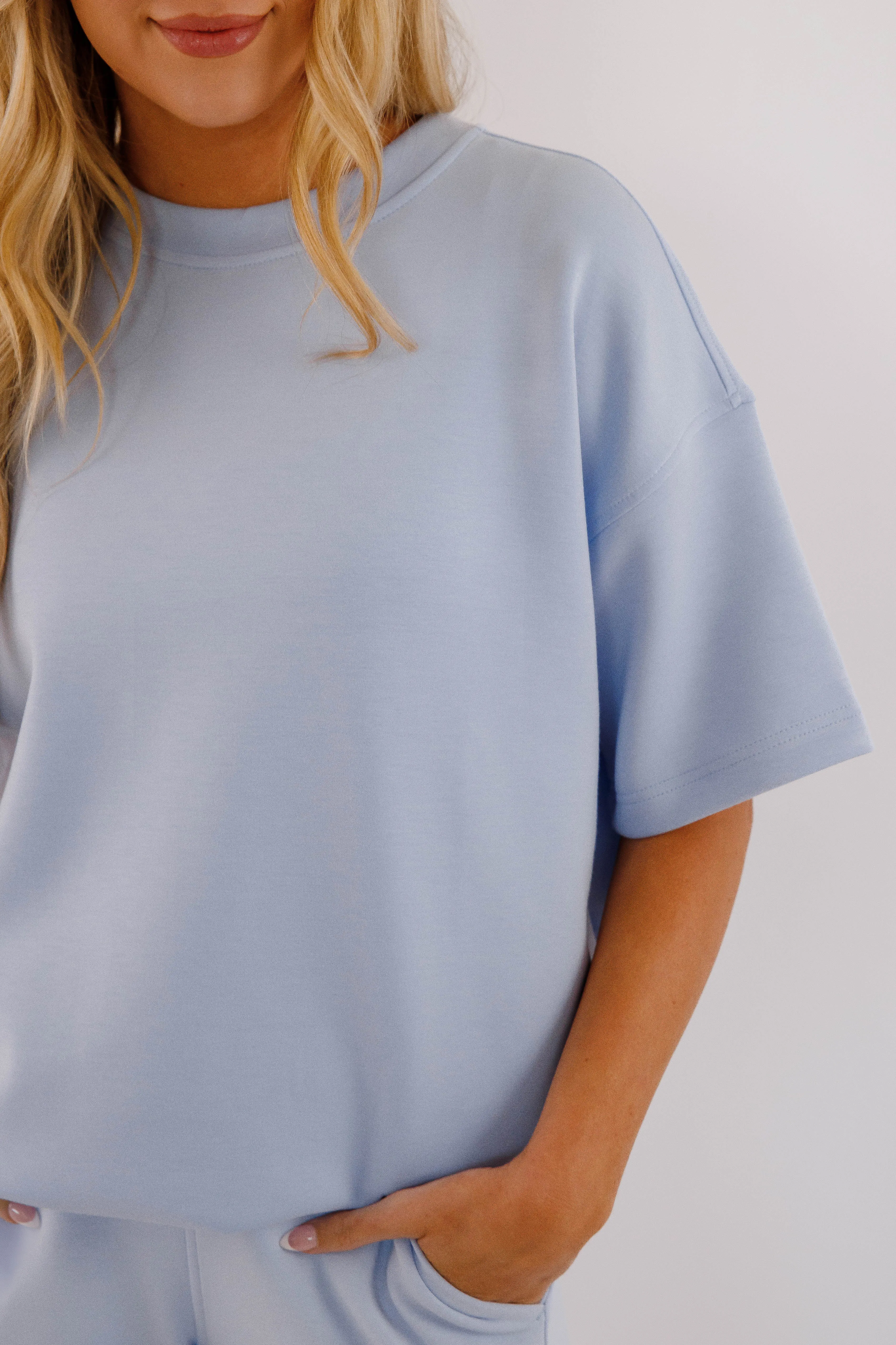 slim fit Move Like That Short Sleeve Pullover-Sky Blue