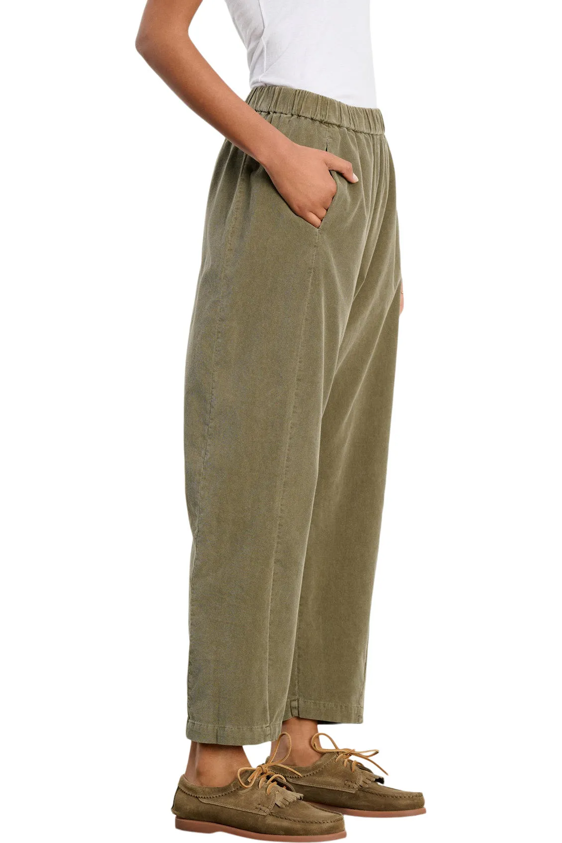 Seamless construction Breathable fabric Velvet Laney Corduroy Pant in Fern