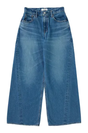 Moussy Denim Atlanta Twisted in Blue Couple Look Lightweight Winter Warmth Minimalist Style Picnic Style