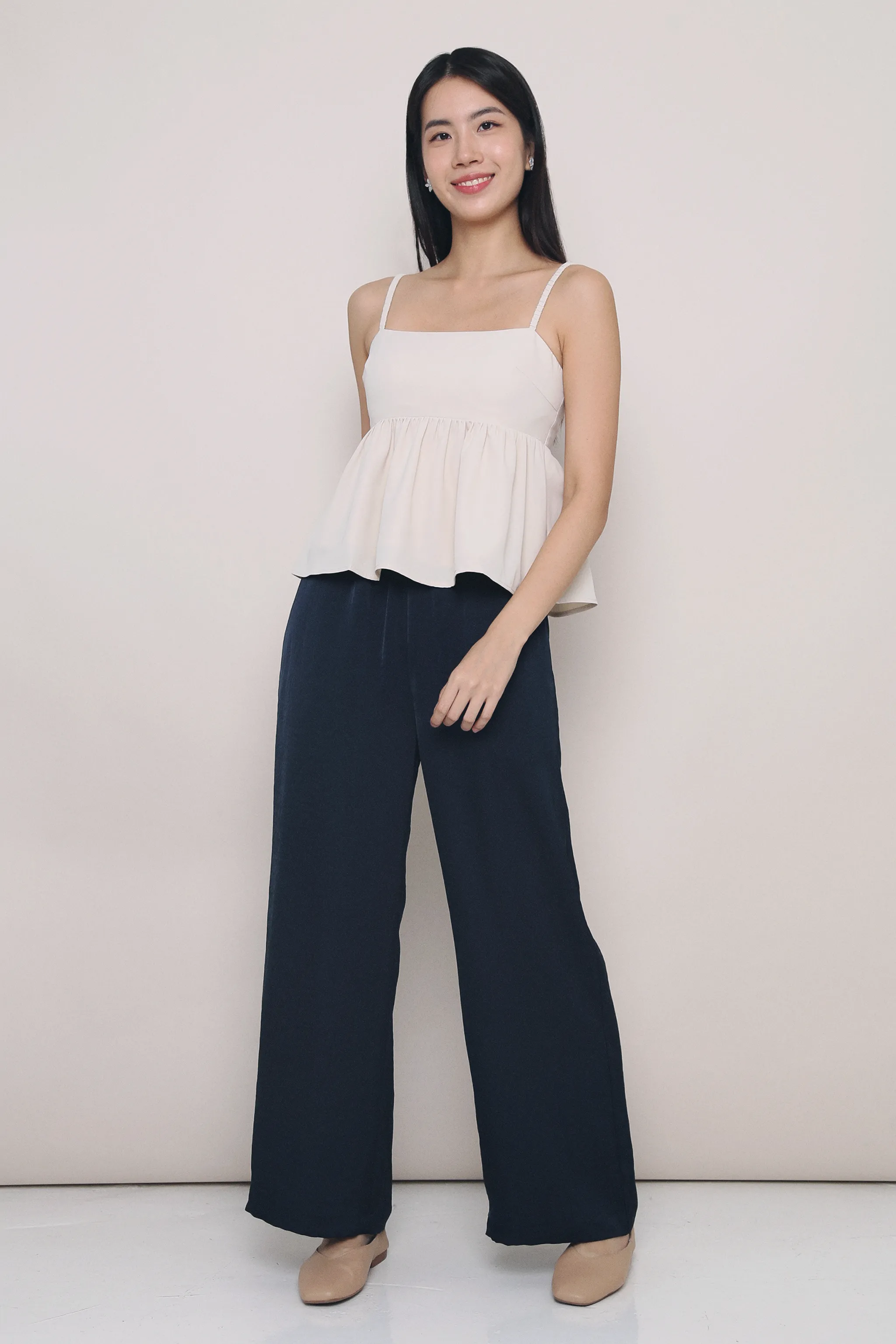 Double Needle Hemming Ergonomic Shoulder Shape Louvre Strappy Babydoll Top Ivory