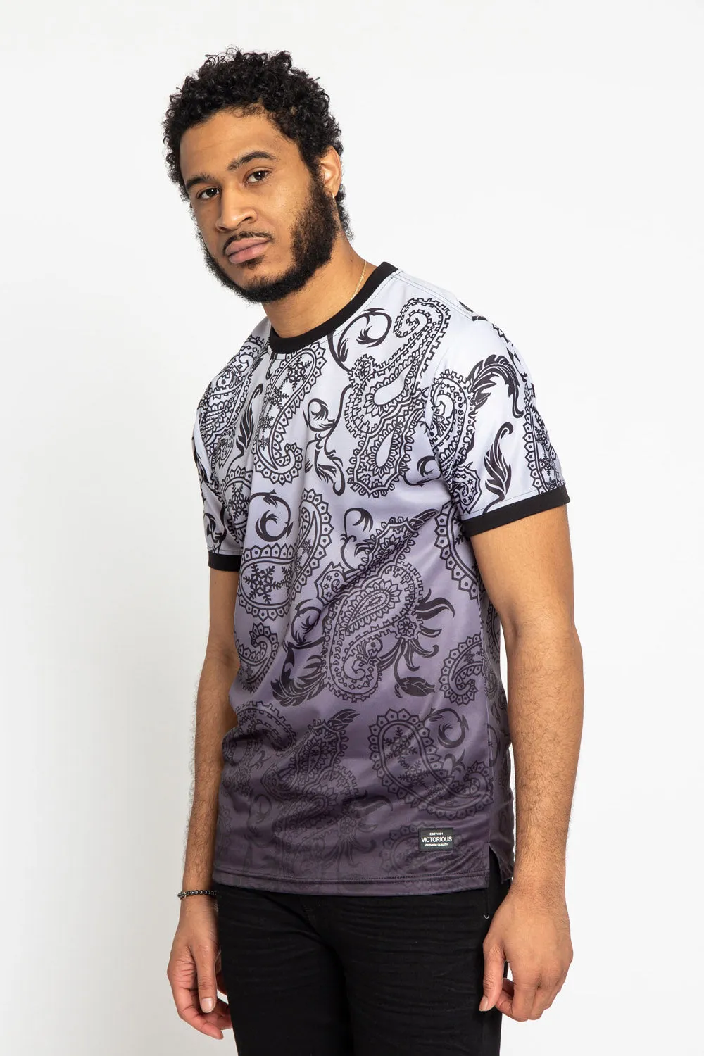 Paisley Gradient Ombre T-Shirt ArticulatedElbowShaping