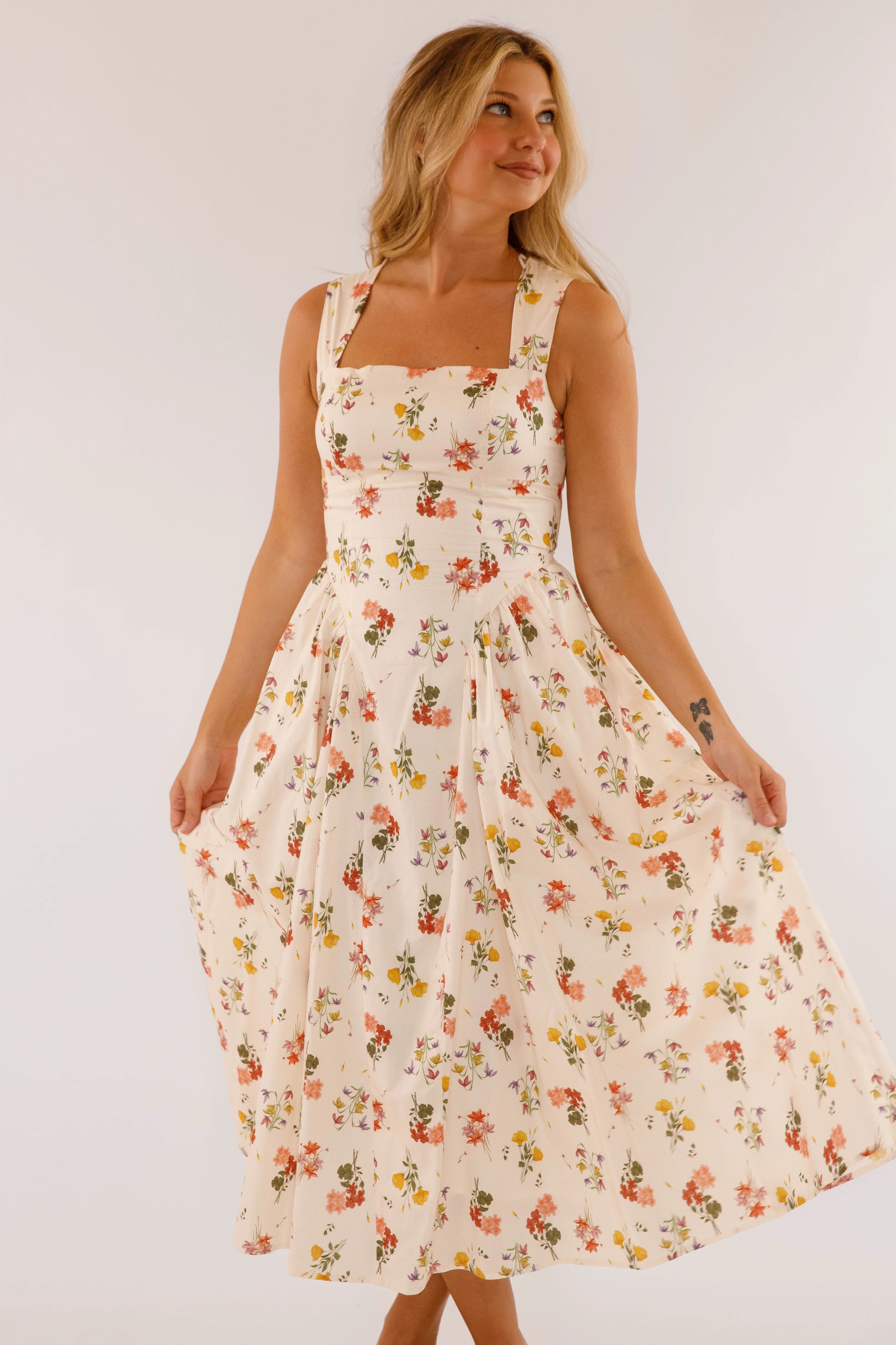 Chill Detail Flowy Cut Really Need Somebody Midi Dress