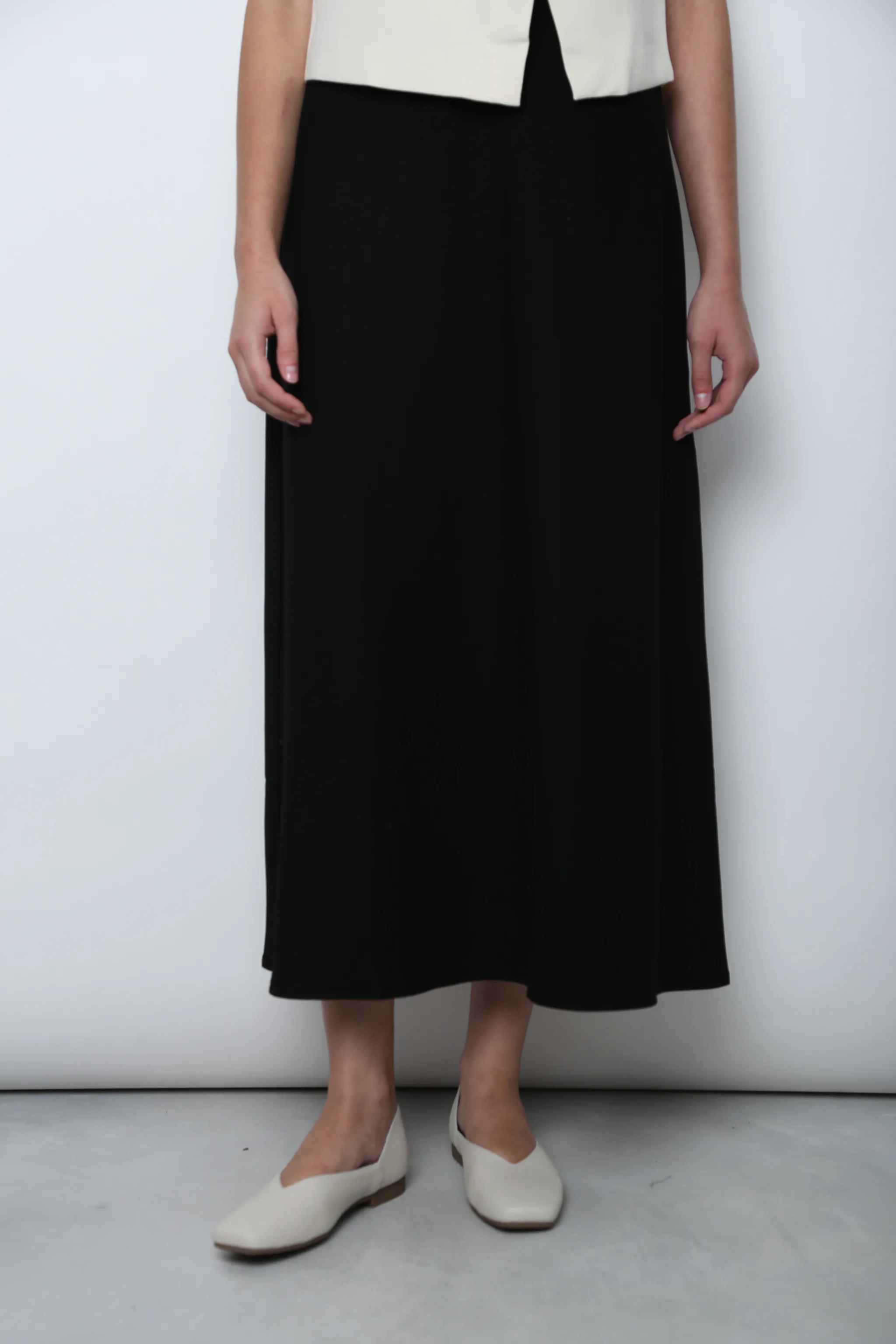 Court Midi Skirt Black Faux Leather
