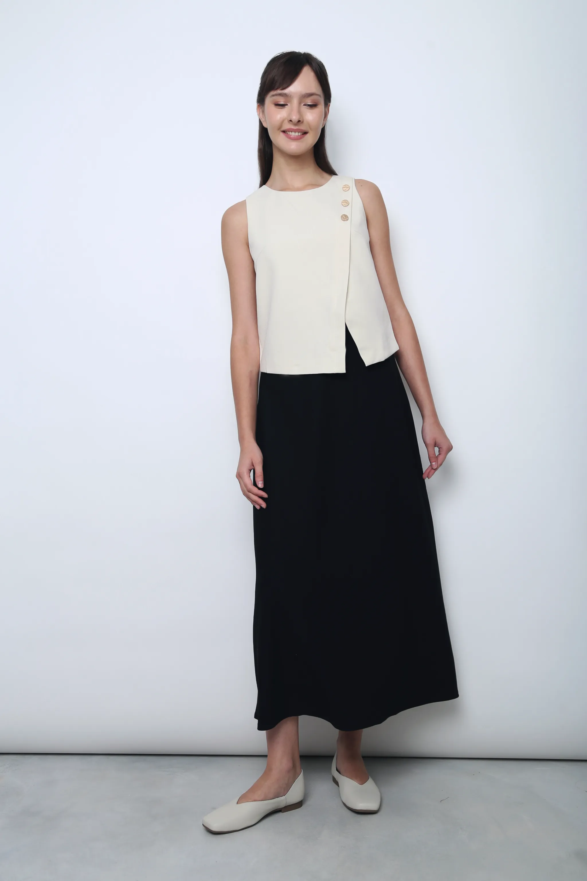 Heat Dissipating Fabric Fall Favorite Court Midi Skirt Black