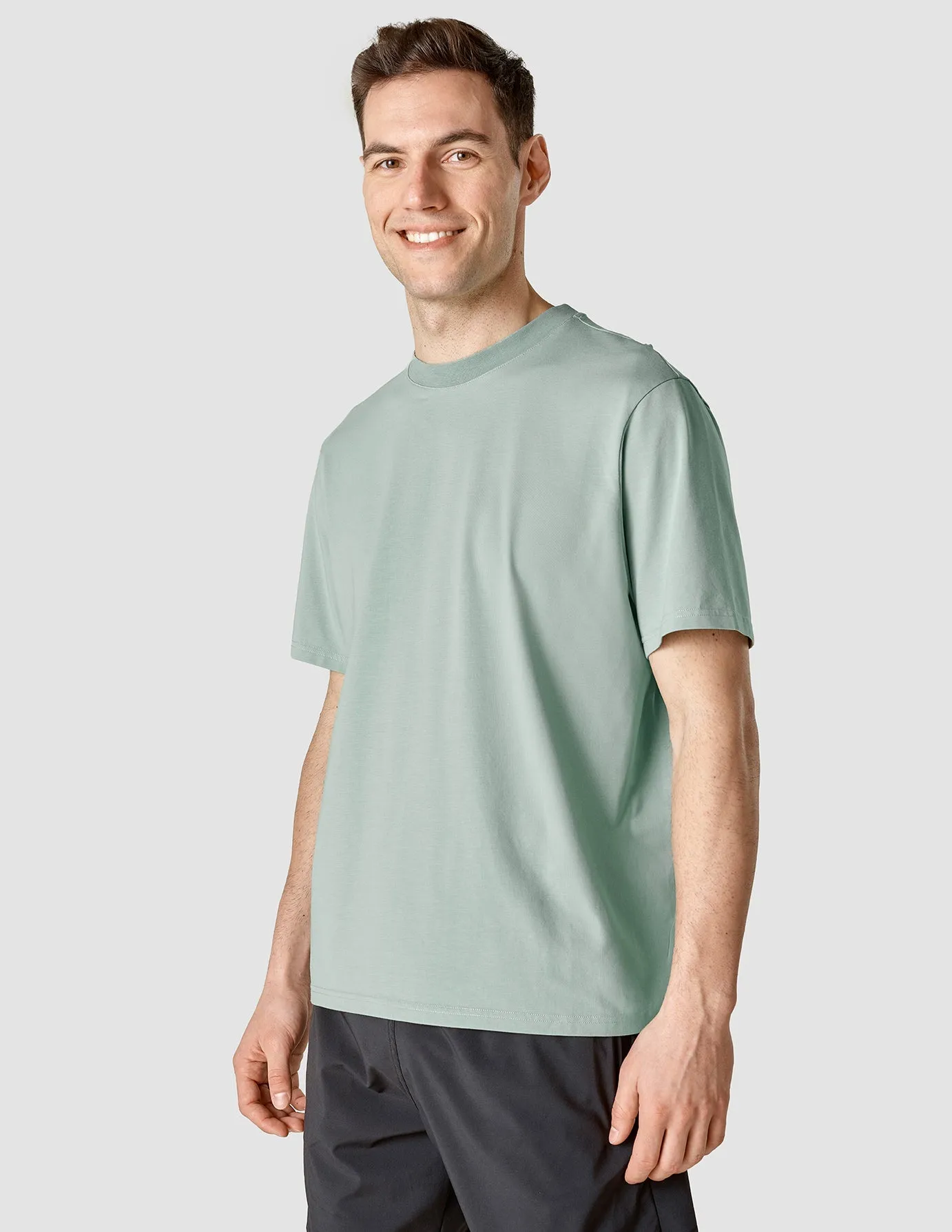 Minimal Style Trend Day-to-Night Look Supima T-shirt Box Fit Calm Green