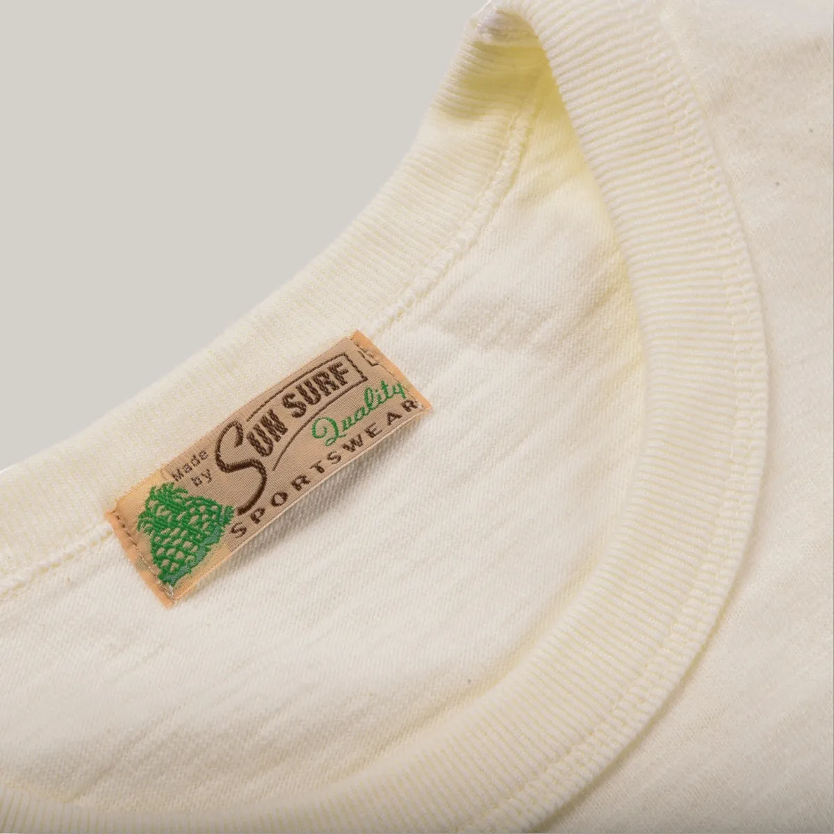 Seasonal Layering Bold Design SUN SURF - 'ALOHA WEEK' TEE - NATURAL