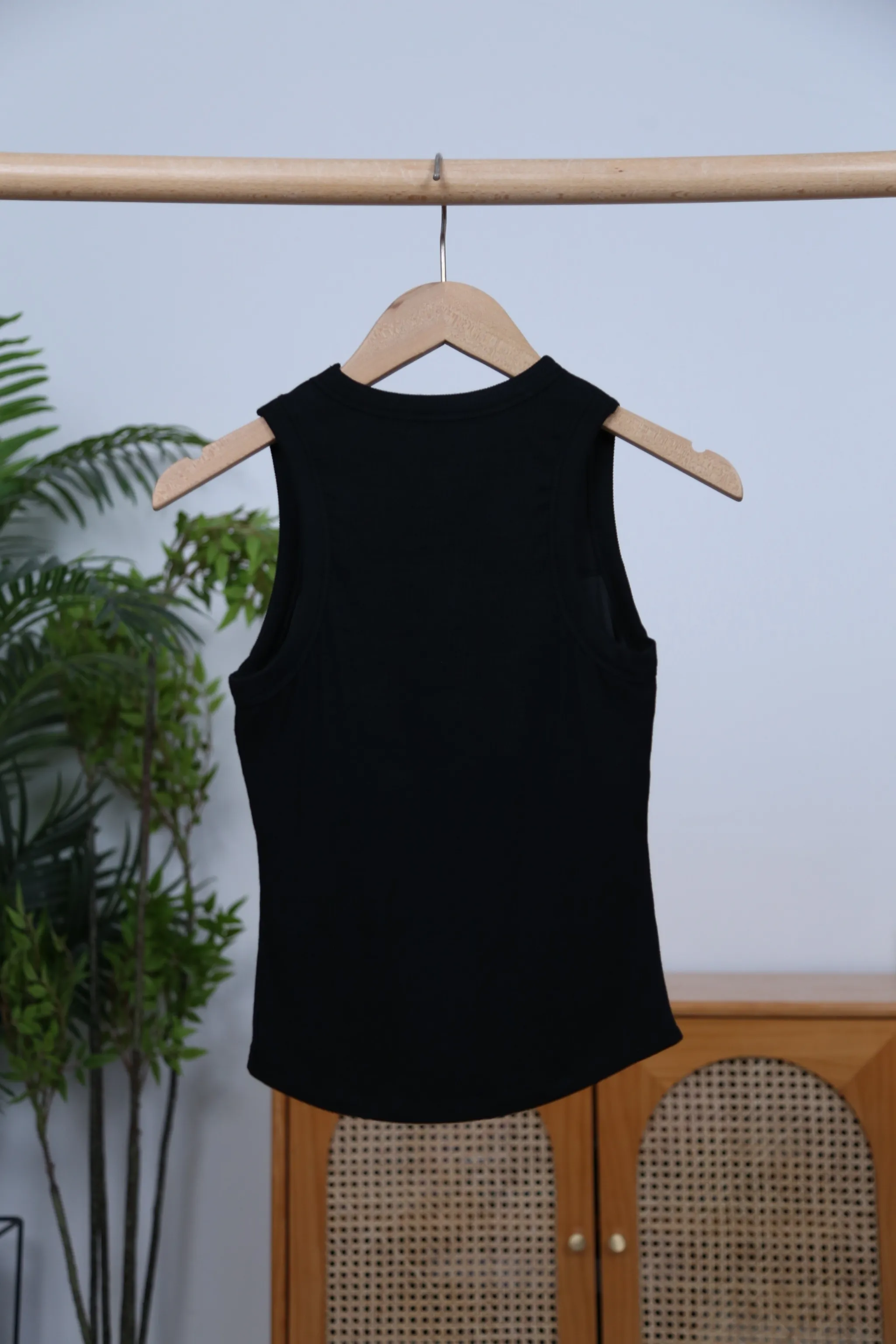 Modern Design Snoozie Padded Tank Black (Backorder)