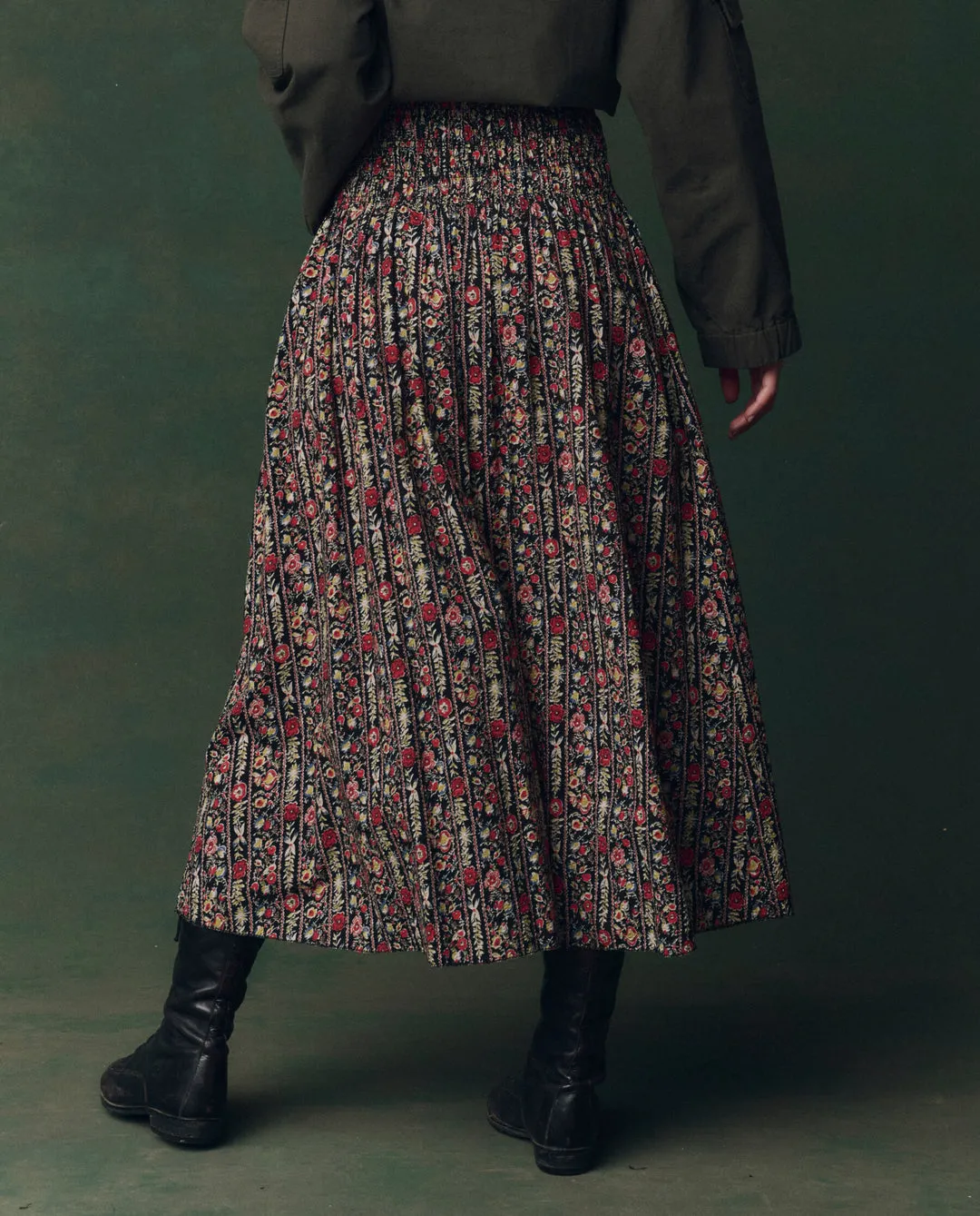 The Great Canary Skirt in Garland Print Fitted Style
