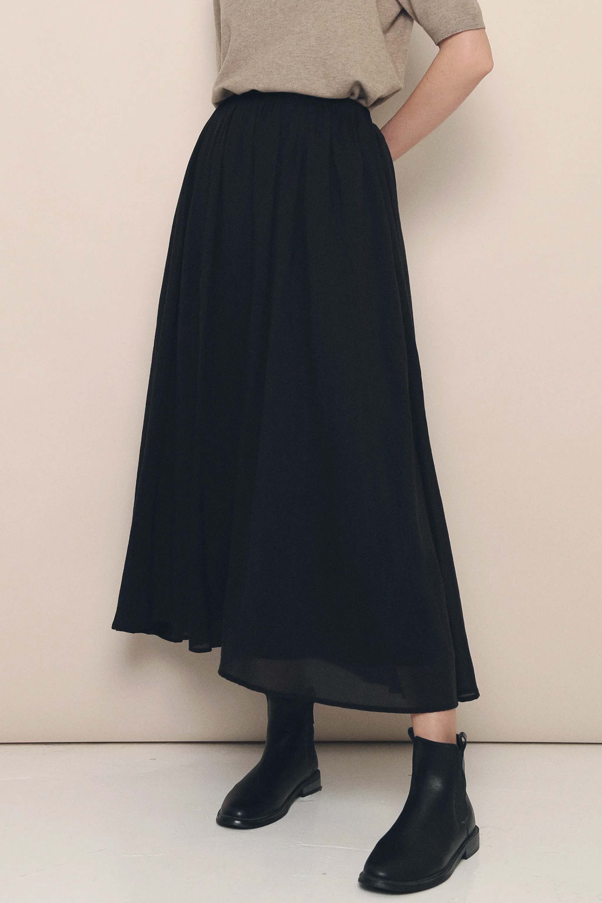 Hathaway Airy Maxi Skirt Black Comfy Look