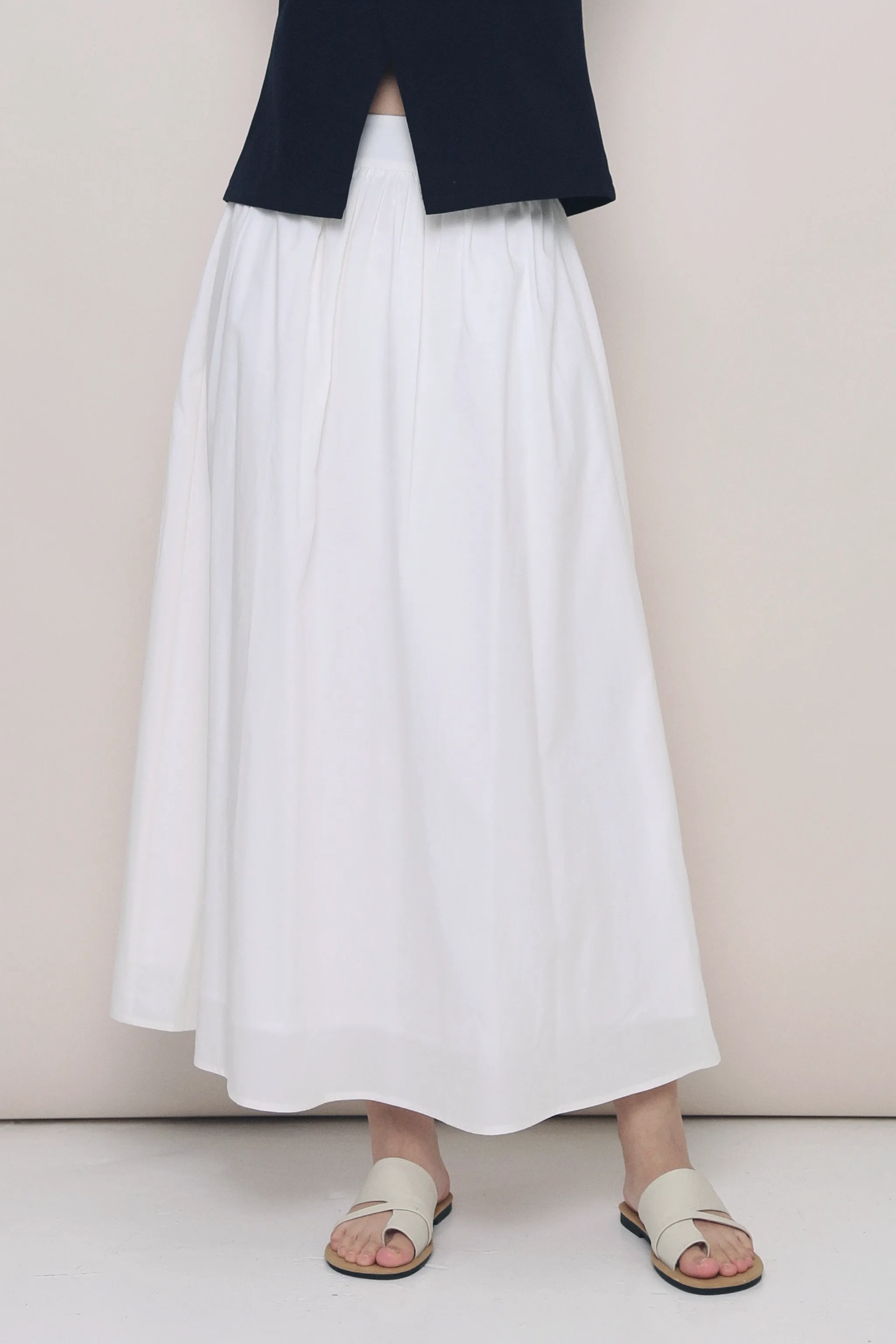 A Line Cut Timeless Trend Euniq Pleat Around Midaxi Skirt White