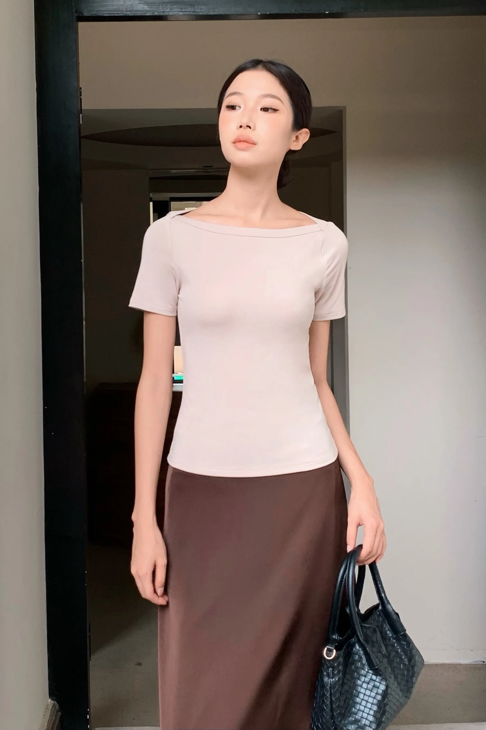 Unwind Boat Neck Mochie Tee Oat Convertible Style preshrunk