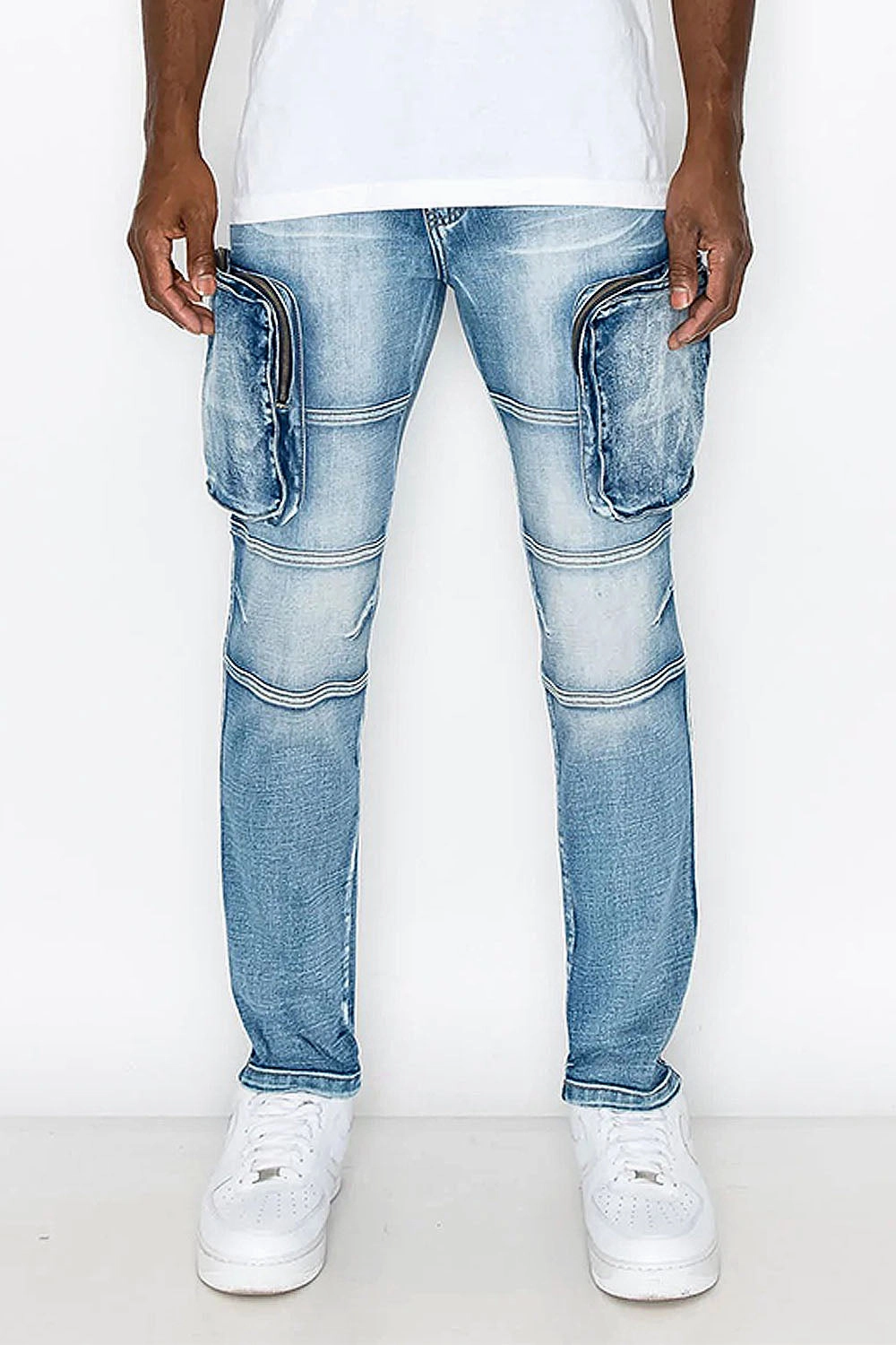 Relaxed Cut Washed Zippered Cargo Denim Jeans