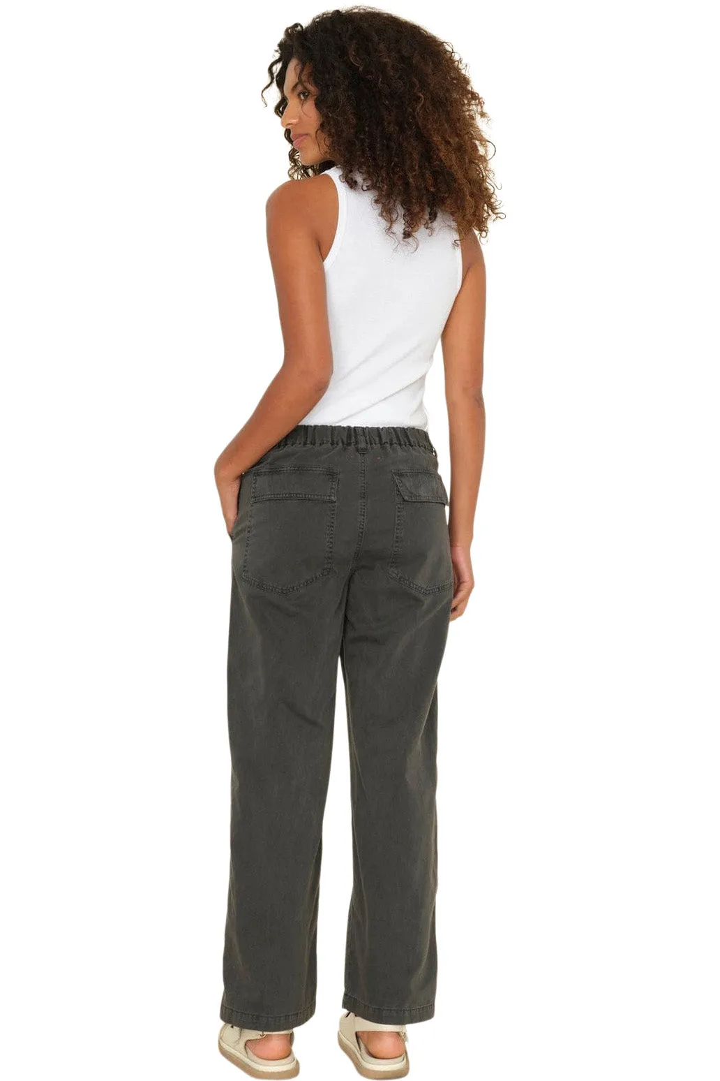 Xirena Morleigh Twill Pant in Carbon Stain Resistant Weave