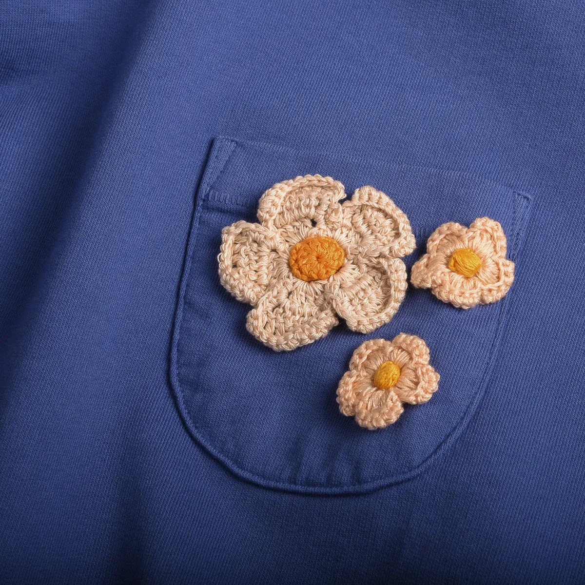 MONITALY CROCHET FLOWER TEE - NAVY Plus size confidence